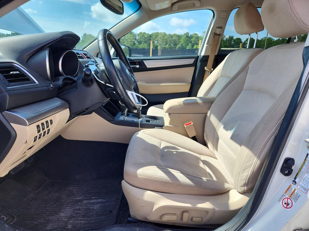 2015 Subaru Outback 2.5i Premium White vin: 4S4BSBFC2F3290146
