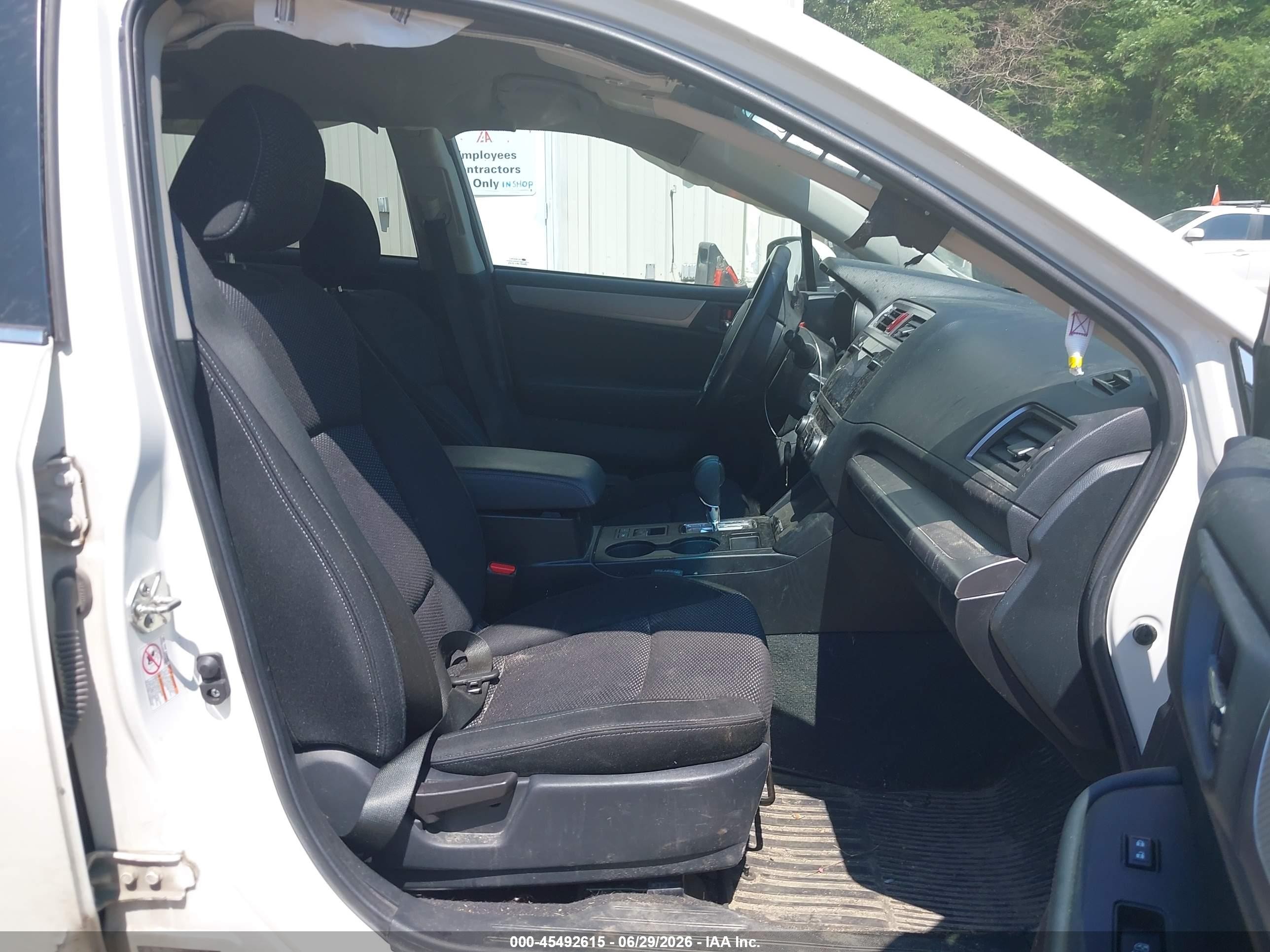 2015 Subaru Outback 2.5i Premium White vin: 4S4BSBFC5F3343874