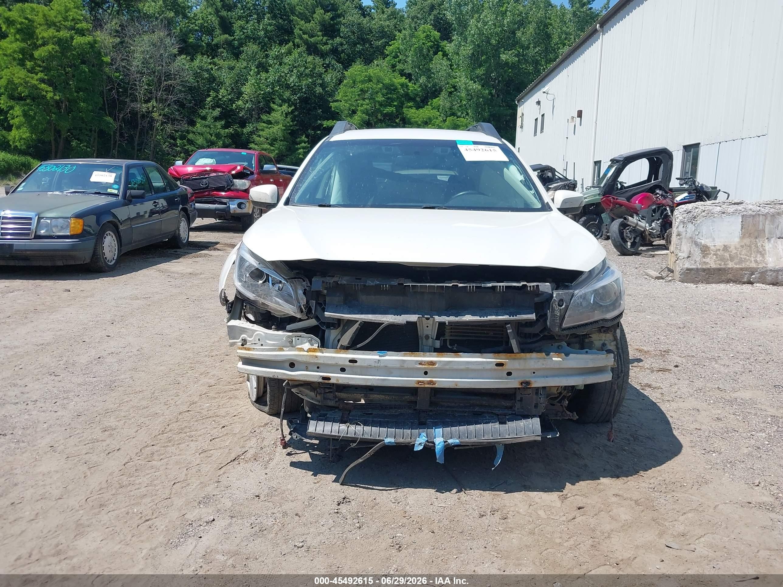 2015 Subaru Outback 2.5i Premium White vin: 4S4BSBFC5F3343874