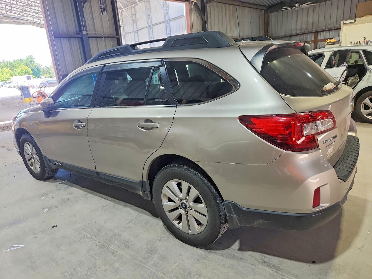 2015 Subaru Outback 2.5i Premium Gold vin: 4S4BSBFC8F3307287
