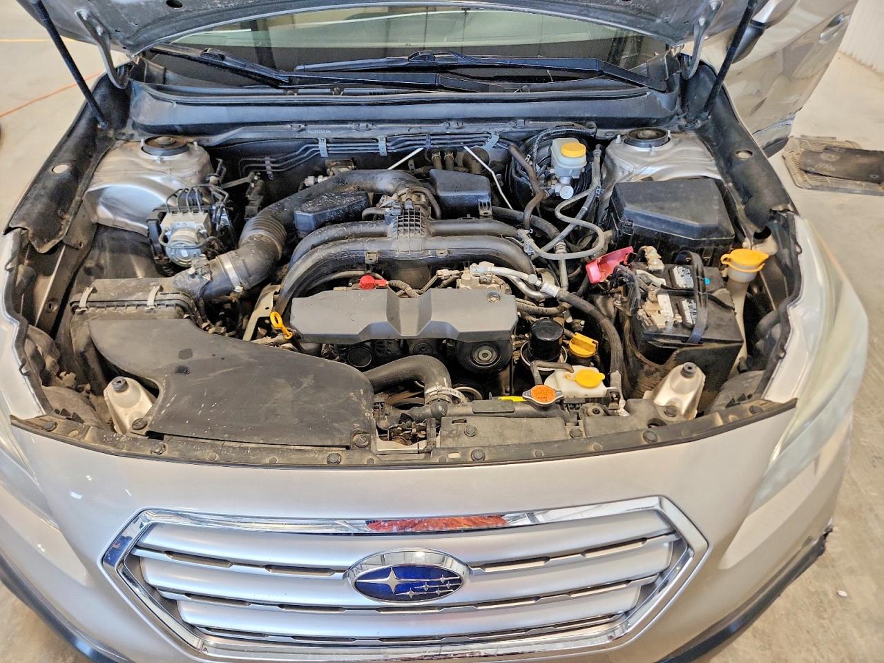 2015 Subaru Outback 2.5i Premium Silver vin: 4S4BSBFC9F3230512