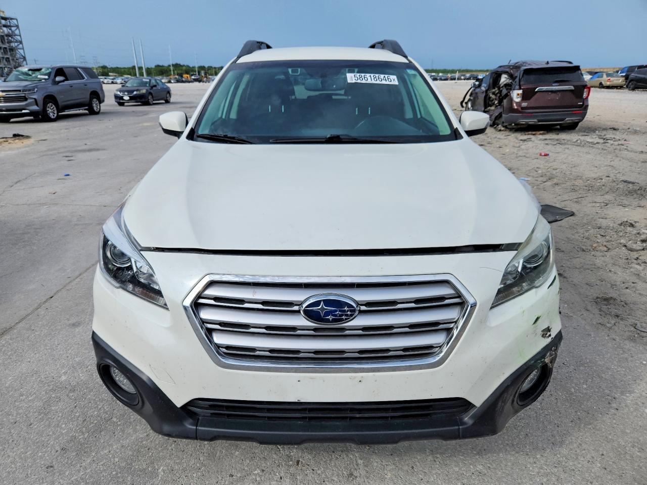 2015 Subaru Outback 2.5i Premium White vin: 4S4BSBFC9F3333543