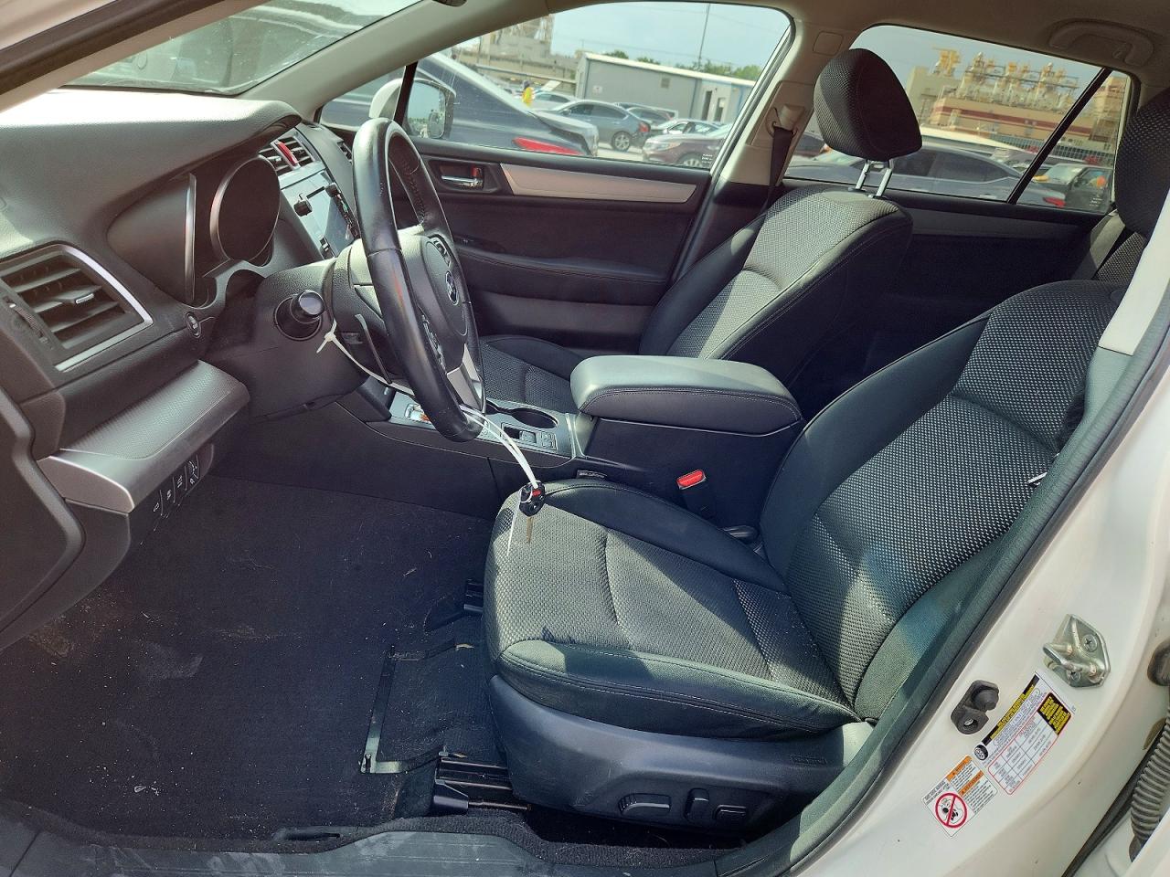2015 Subaru Outback 2.5i Premium White vin: 4S4BSBFC9F3333543