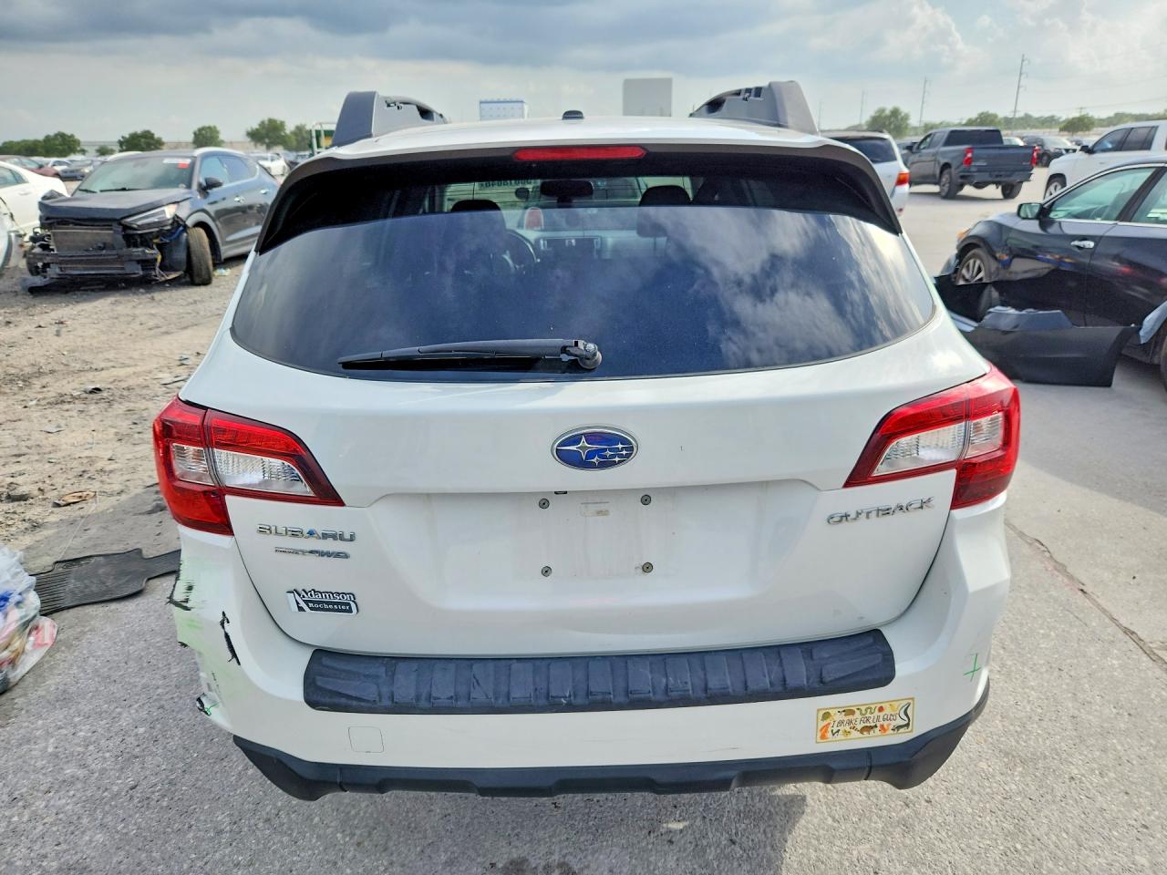 2015 Subaru Outback 2.5i Premium White vin: 4S4BSBFC9F3333543