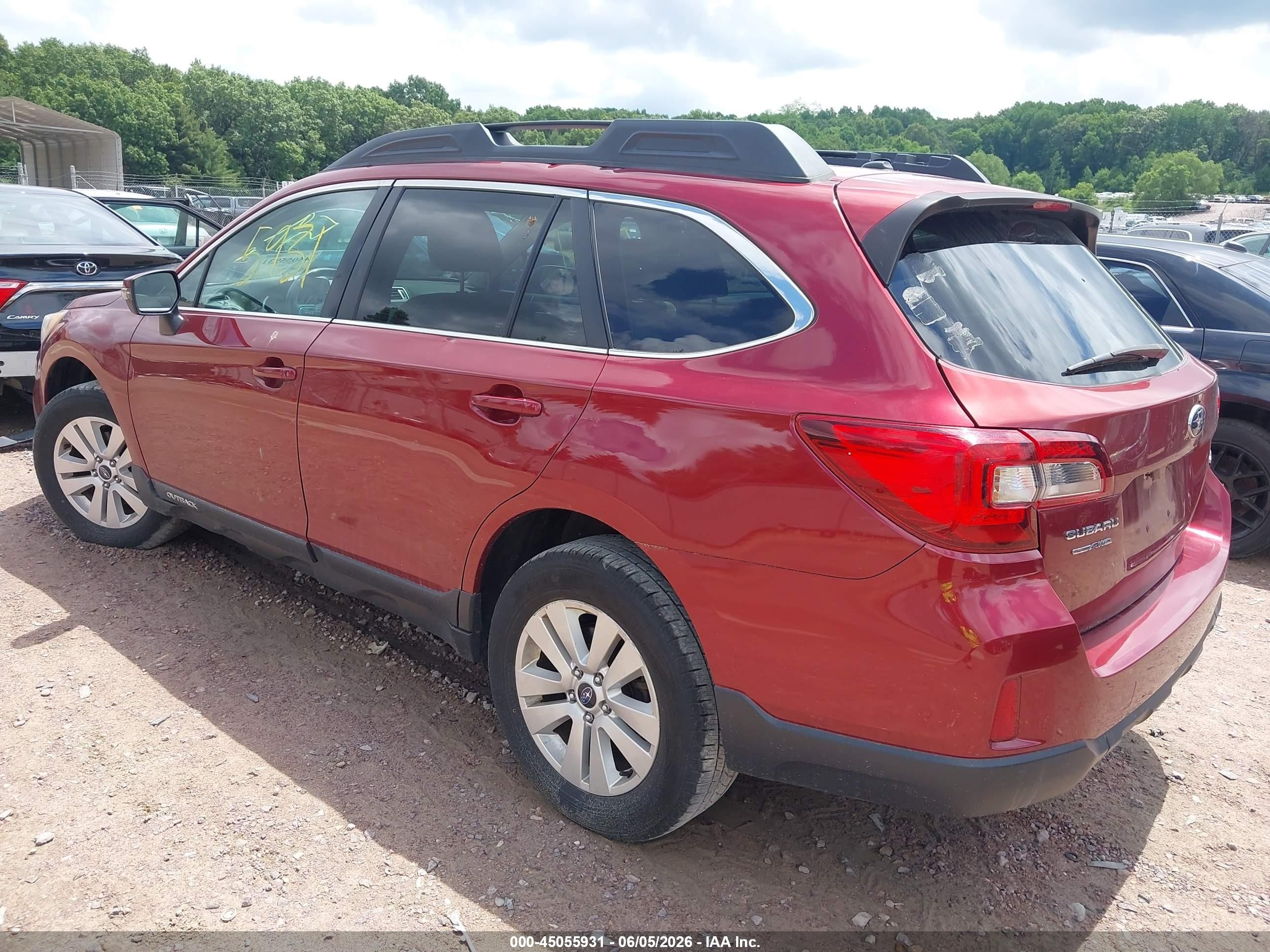 2015 Subaru Outback 2.5i Premium Красный vin: 4S4BSBHC0F3231917