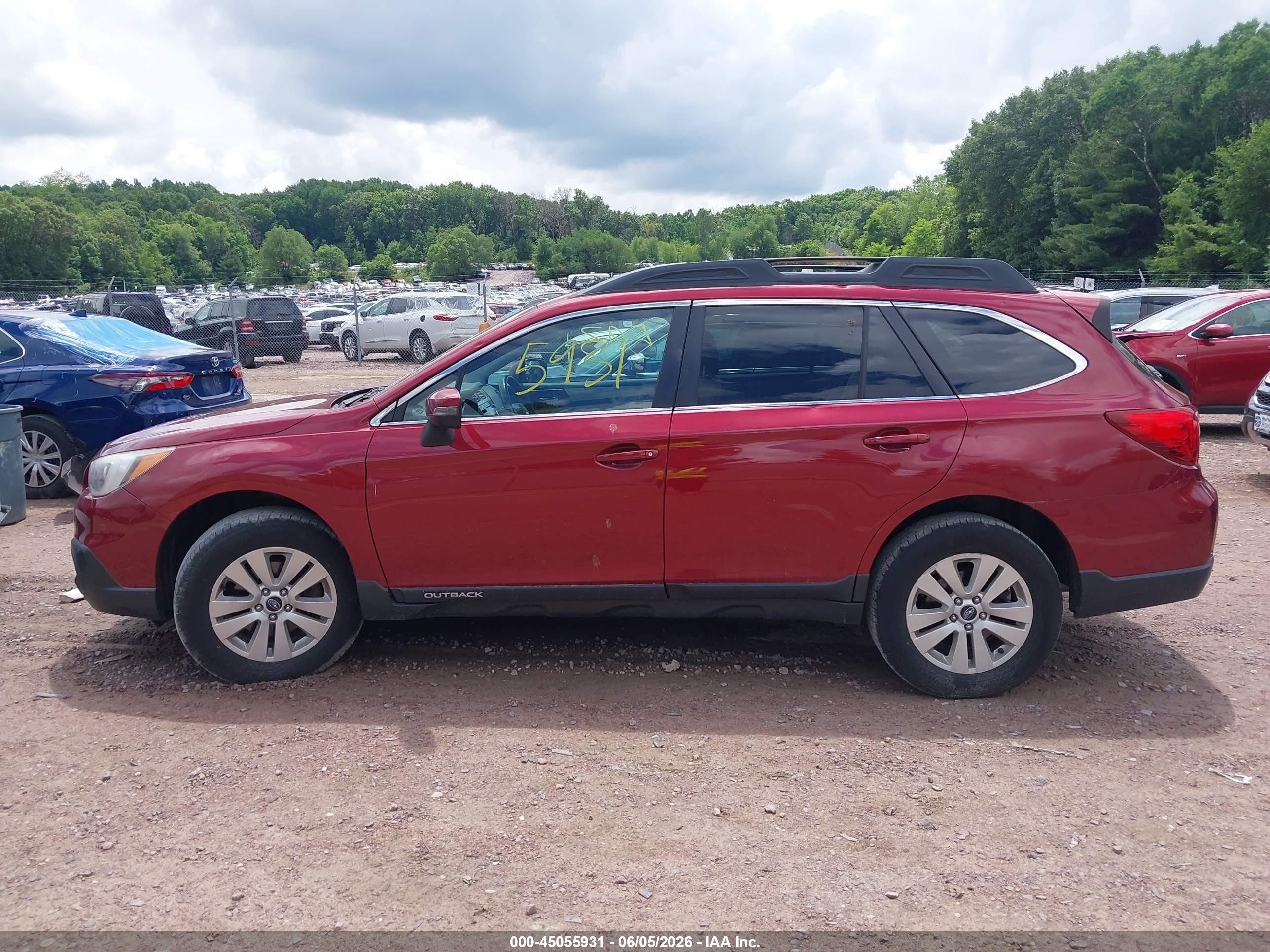 2015 Subaru Outback 2.5i Premium Красный vin: 4S4BSBHC0F3231917