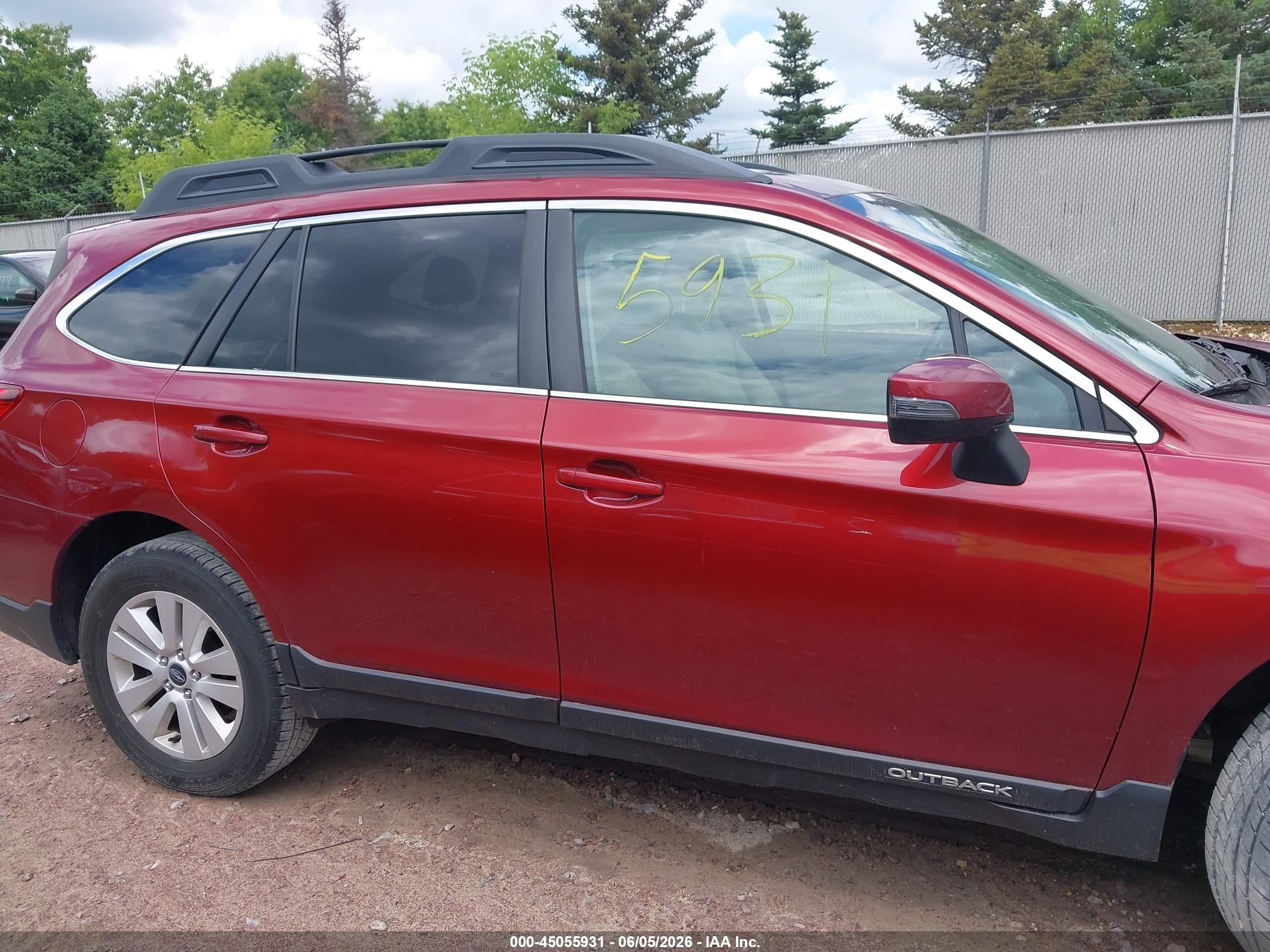 2015 Subaru Outback 2.5i Premium Красный vin: 4S4BSBHC0F3231917