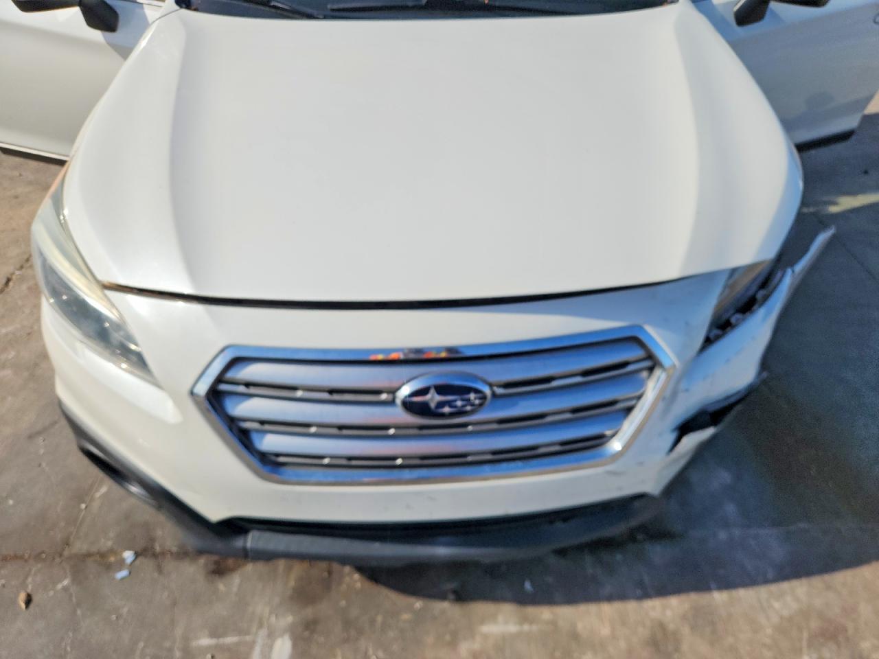 2015 Subaru Outback 2.5i Premium White vin: 4S4BSBHC1F3302574