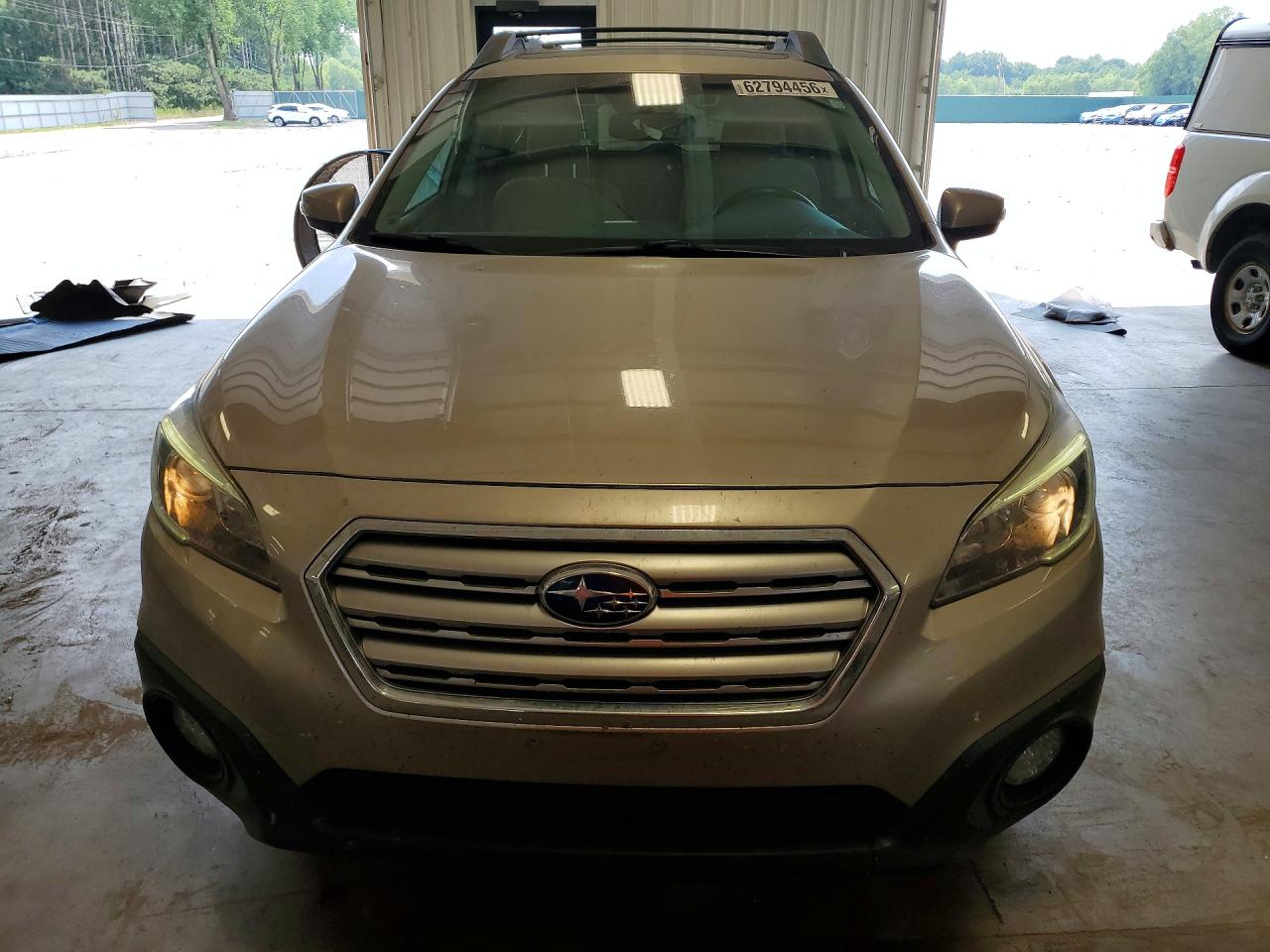 2015 Subaru Outback 2.5i Premium Золотой vin: 4S4BSBHC1F3308231