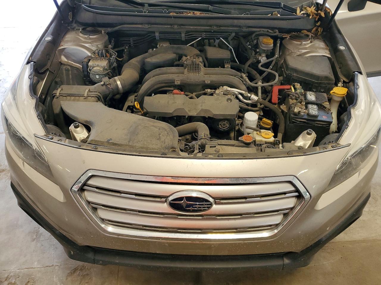 2015 Subaru Outback 2.5i Premium Золотой vin: 4S4BSBHC1F3308231