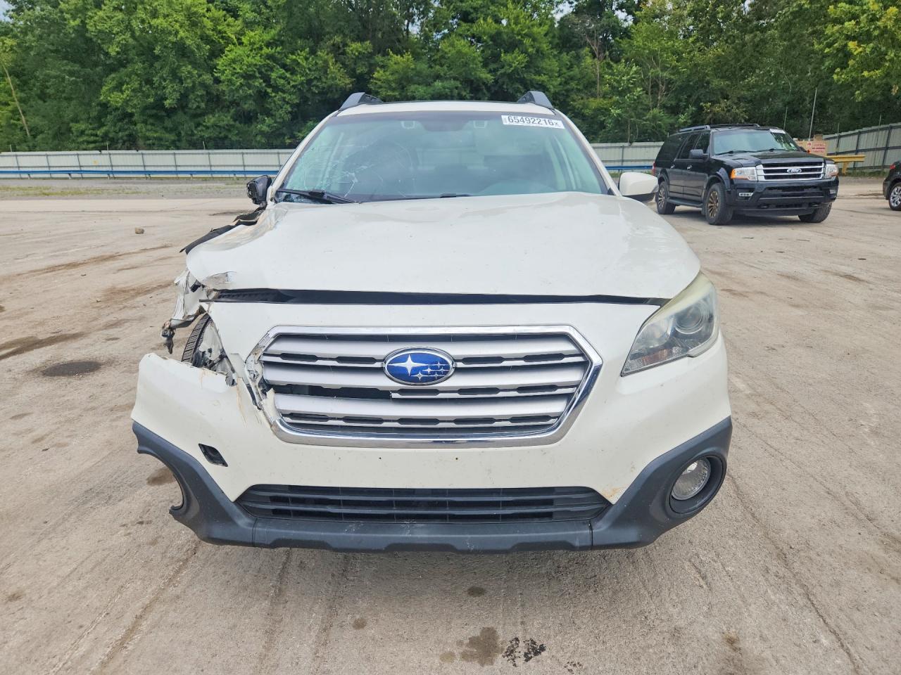 2015 Subaru Outback 2.5i Premium Белый vin: 4S4BSBHC1F3326924