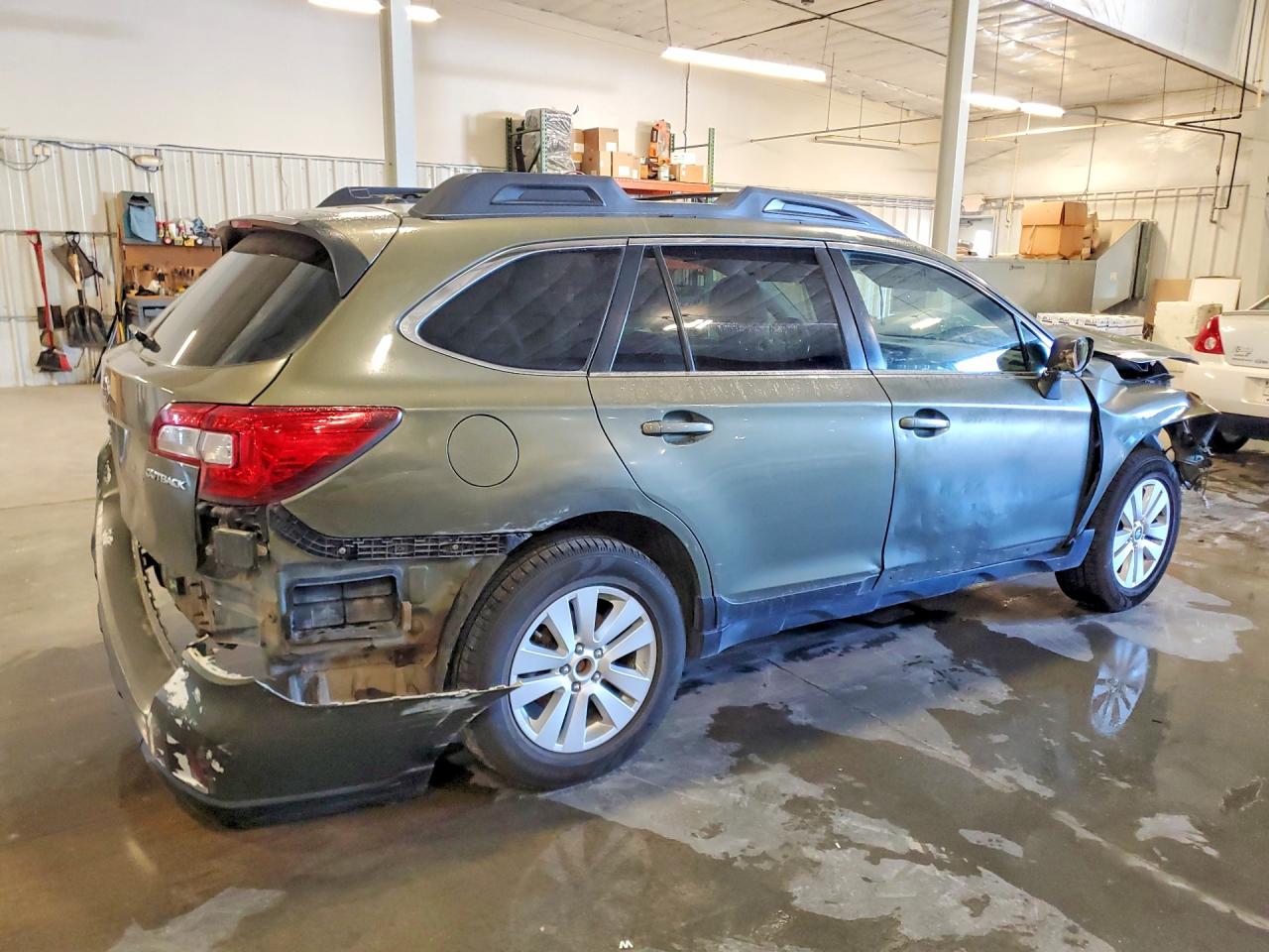 2015 Subaru Outback 2.5i Premium Green vin: 4S4BSBHC3F3280559
