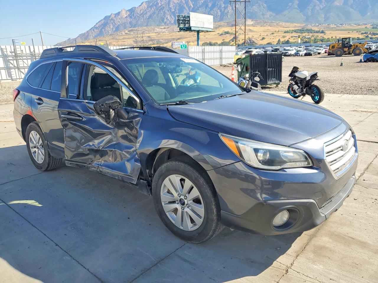 2016 Subaru Outback 2.5i Premium Gray vin: 4S4BSBHC8G3206183