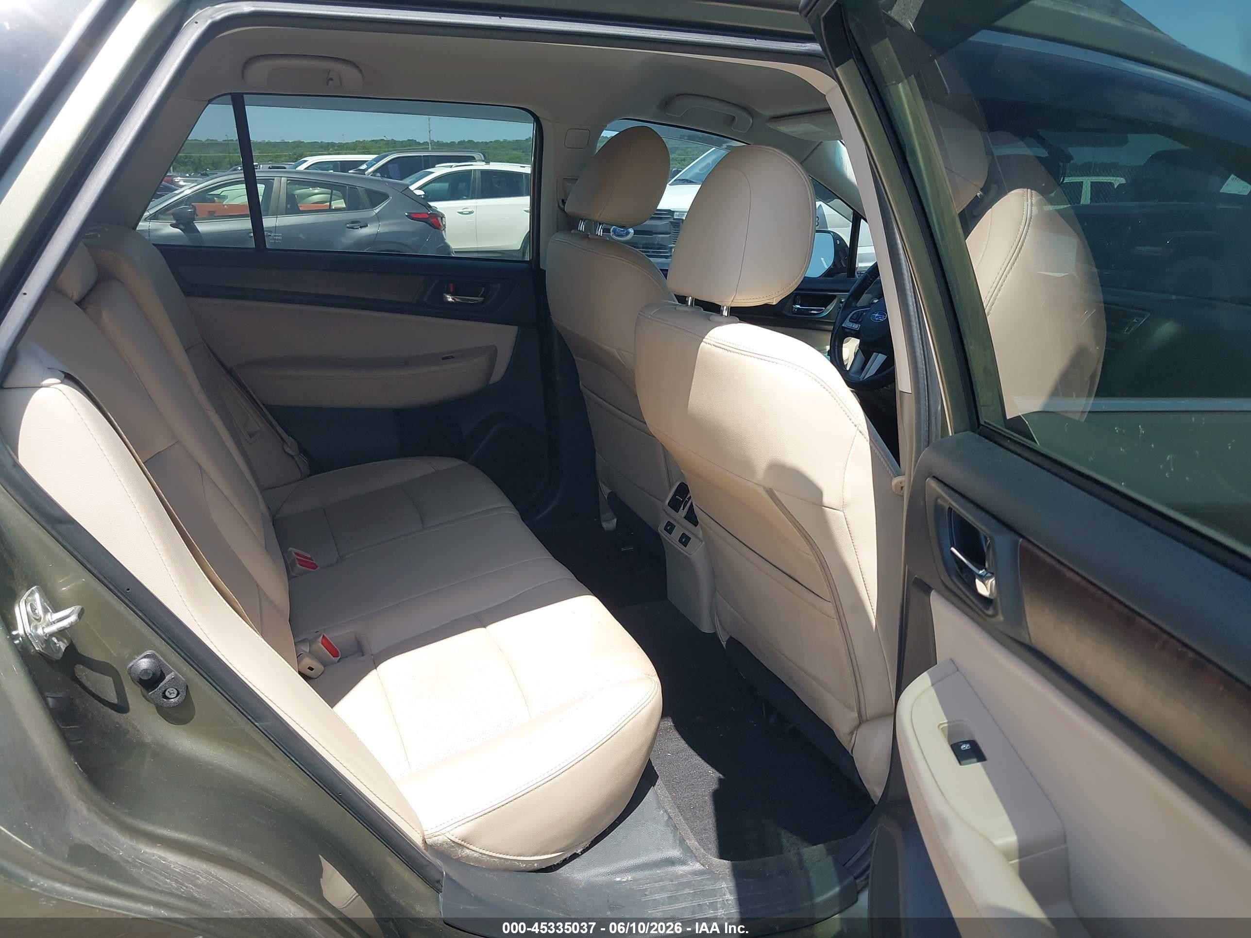 2015 Subaru Outback 2.5i Limited Gray vin: 4S4BSBJC0F3213296