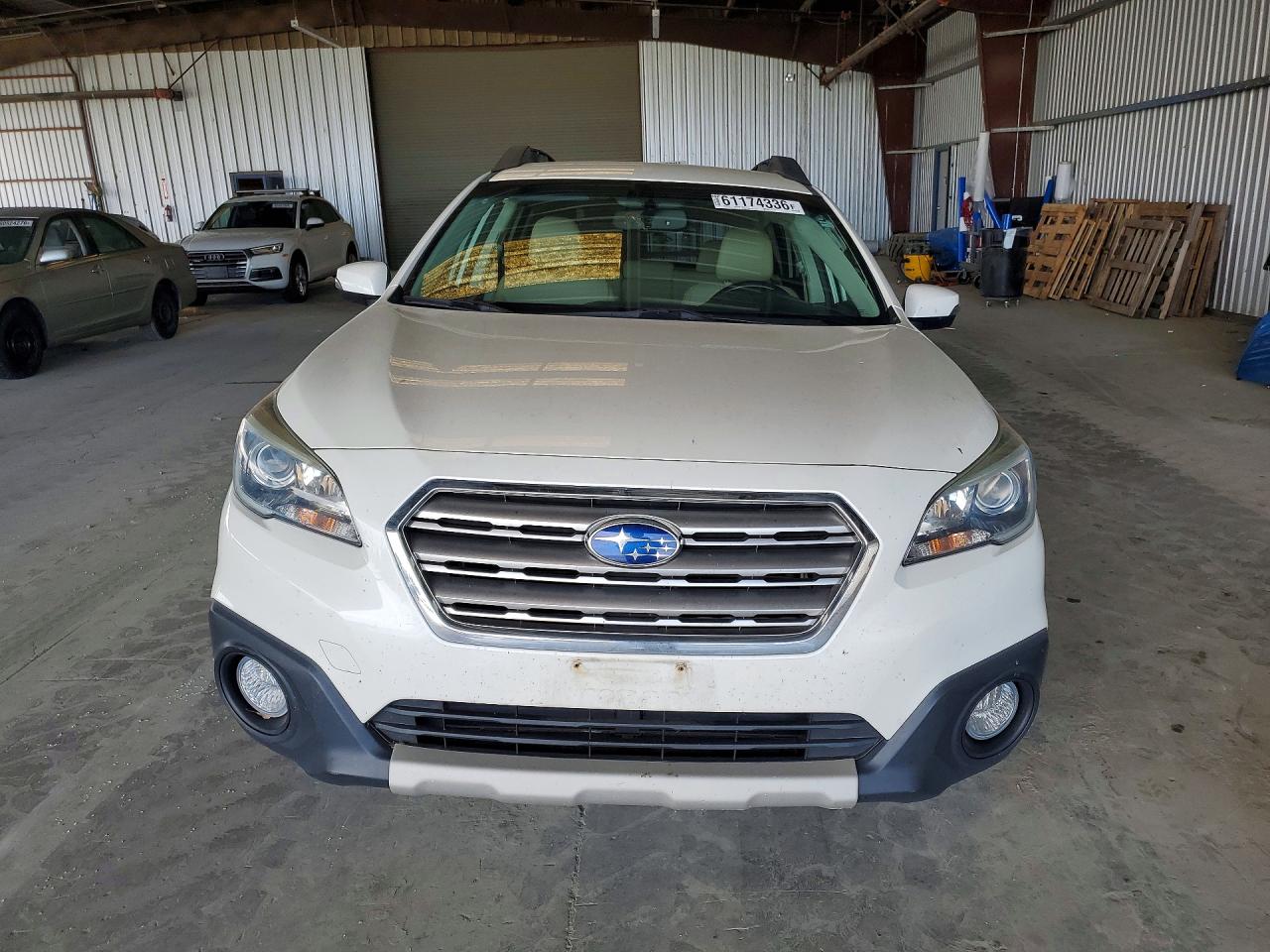 2015 Subaru Outback 2.5i Limited Белый vin: 4S4BSBJC6F3221077