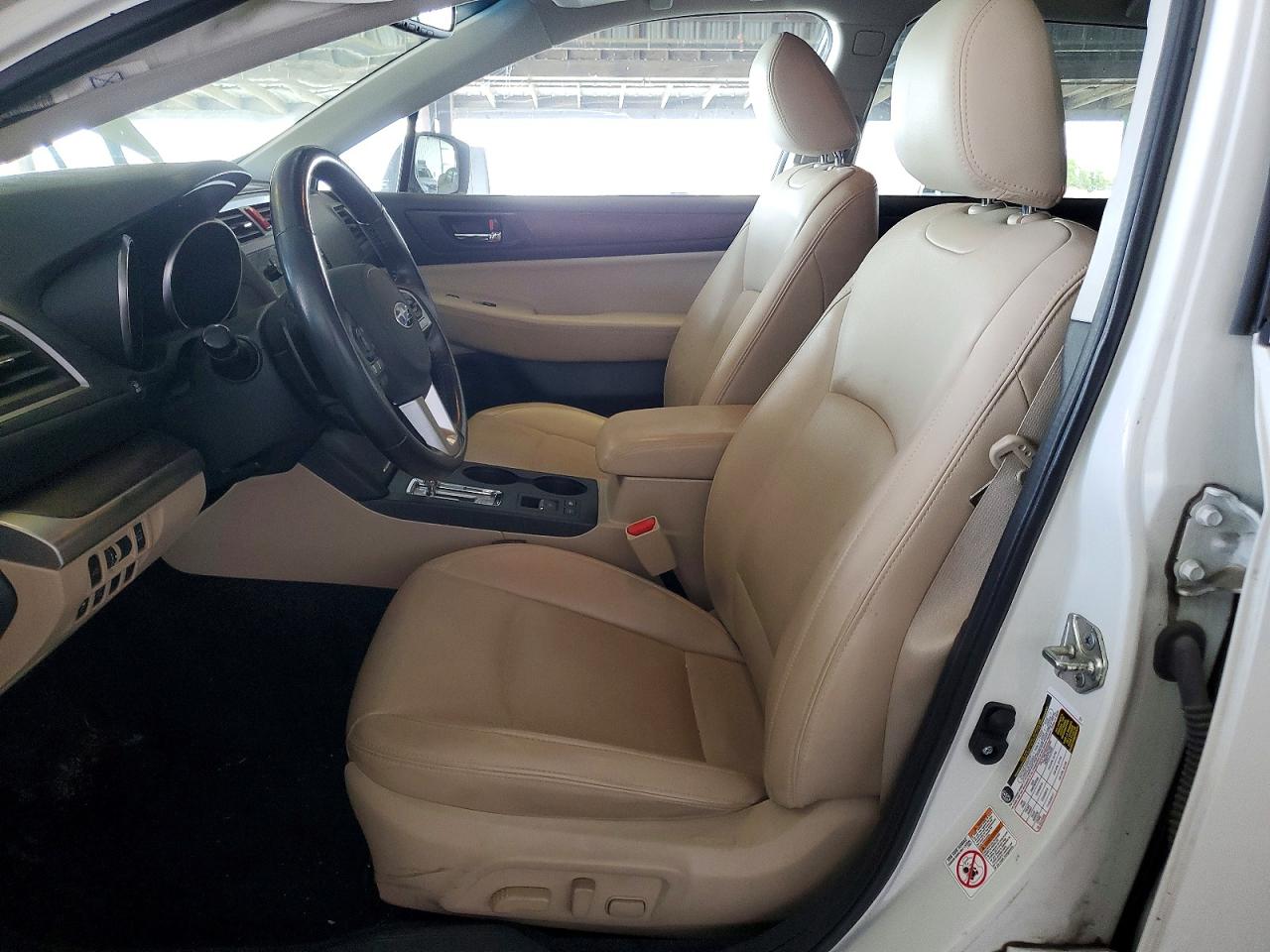 2015 Subaru Outback 2.5i Limited Белый vin: 4S4BSBJC6F3221077