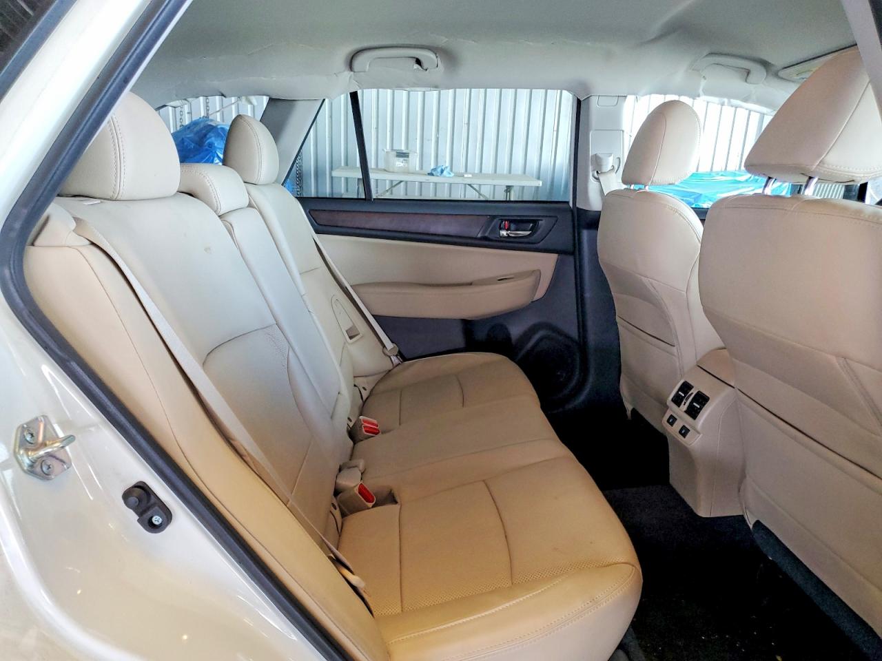 2015 Subaru Outback 2.5i Limited Белый vin: 4S4BSBJC6F3221077