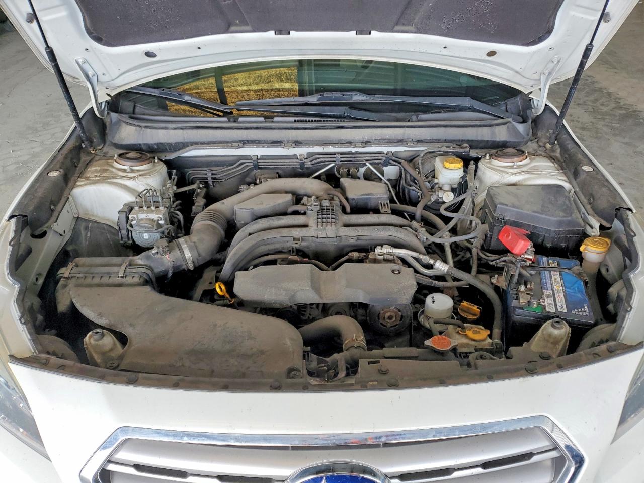 2015 Subaru Outback 2.5i Limited Белый vin: 4S4BSBJC6F3221077