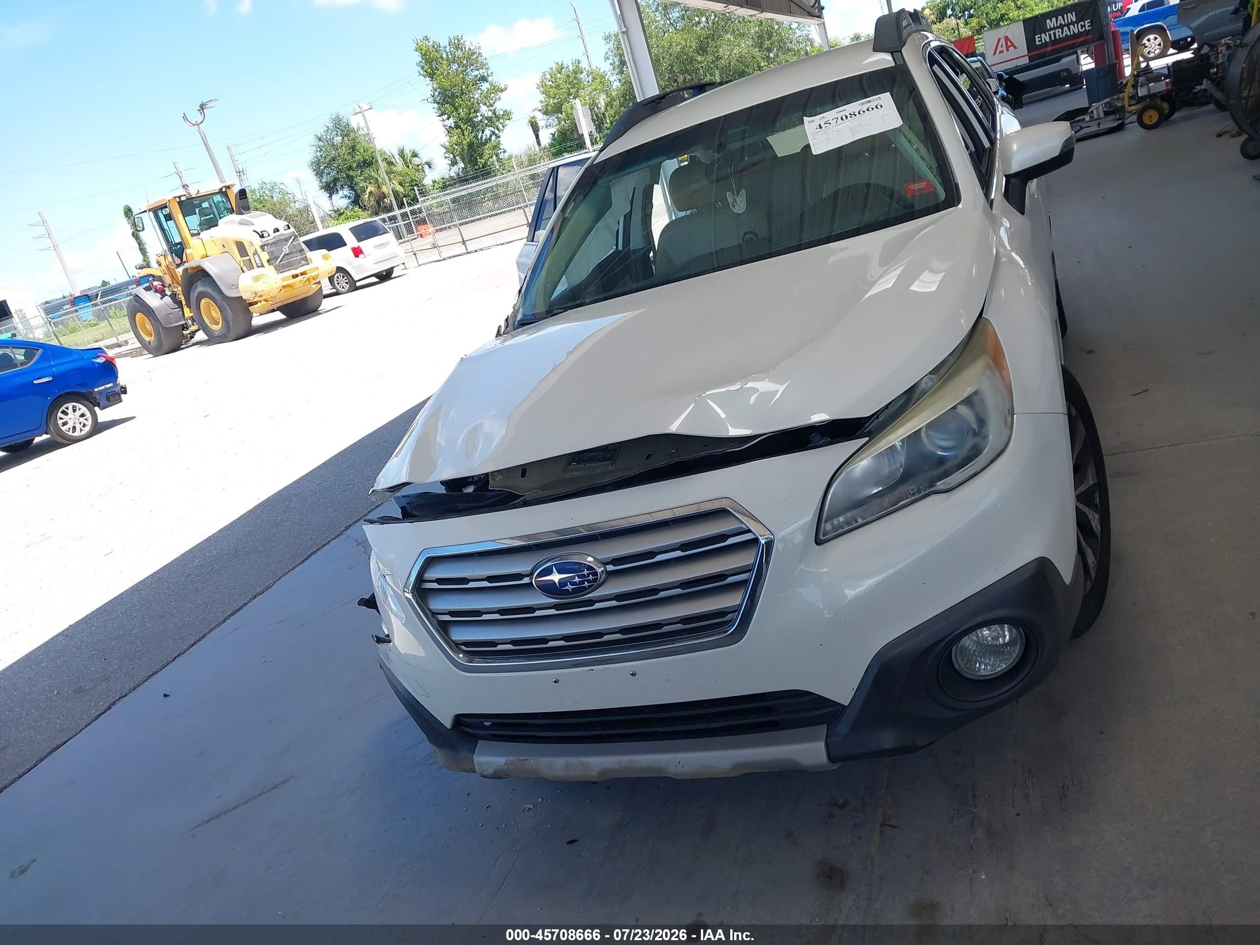 2015 Subaru Outback 2.5i Limited White vin: 4S4BSBJC8F3355072