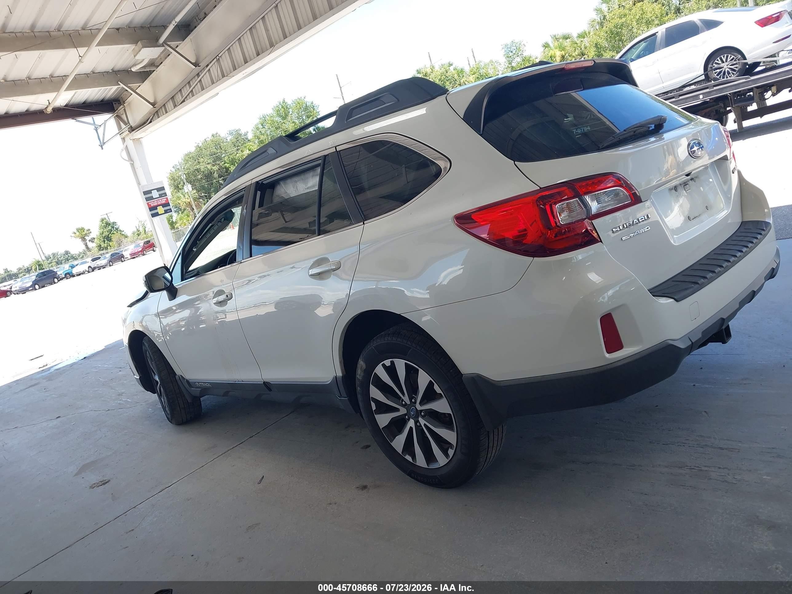 2015 Subaru Outback 2.5i Limited White vin: 4S4BSBJC8F3355072