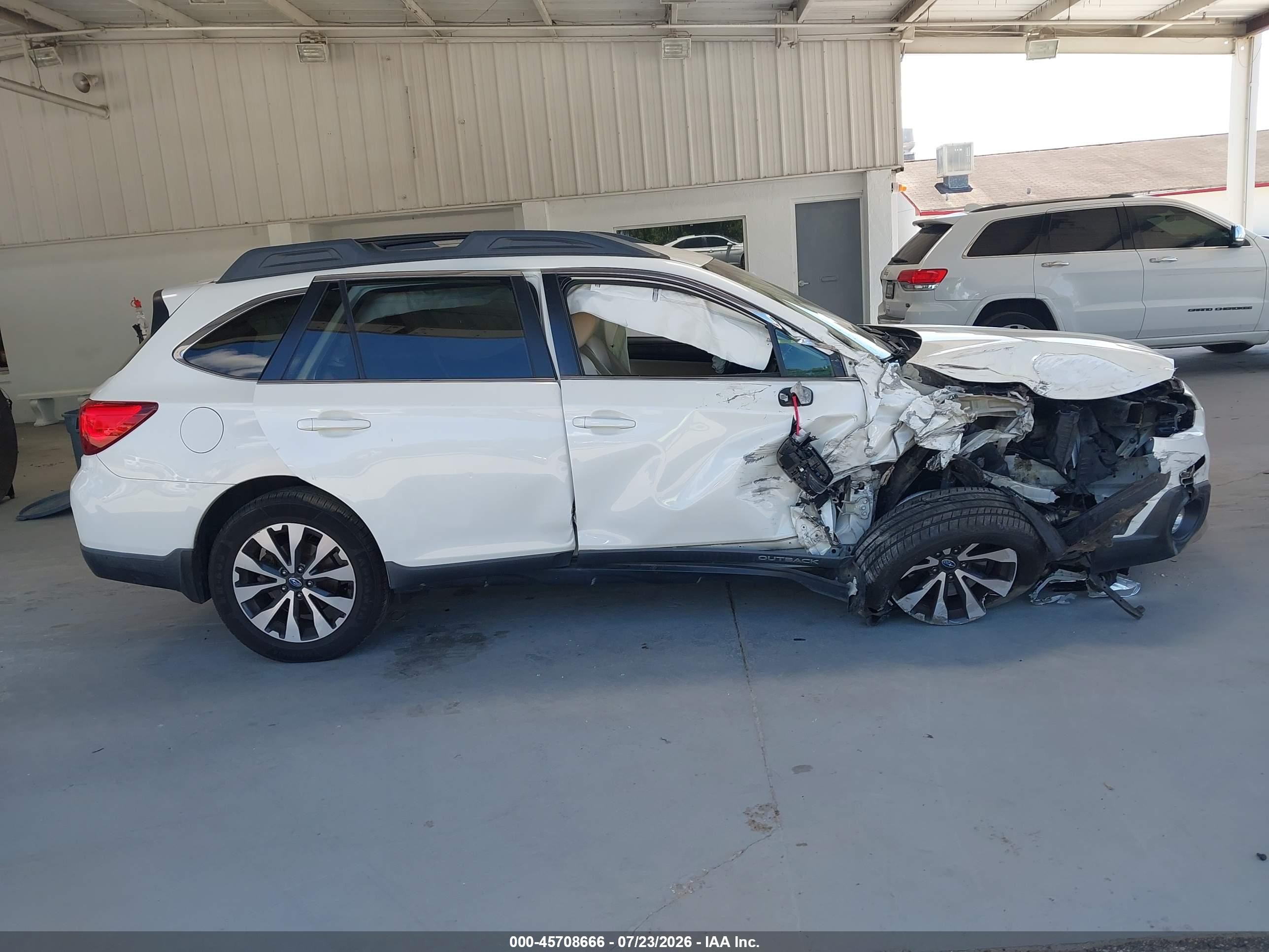 2015 Subaru Outback 2.5i Limited White vin: 4S4BSBJC8F3355072