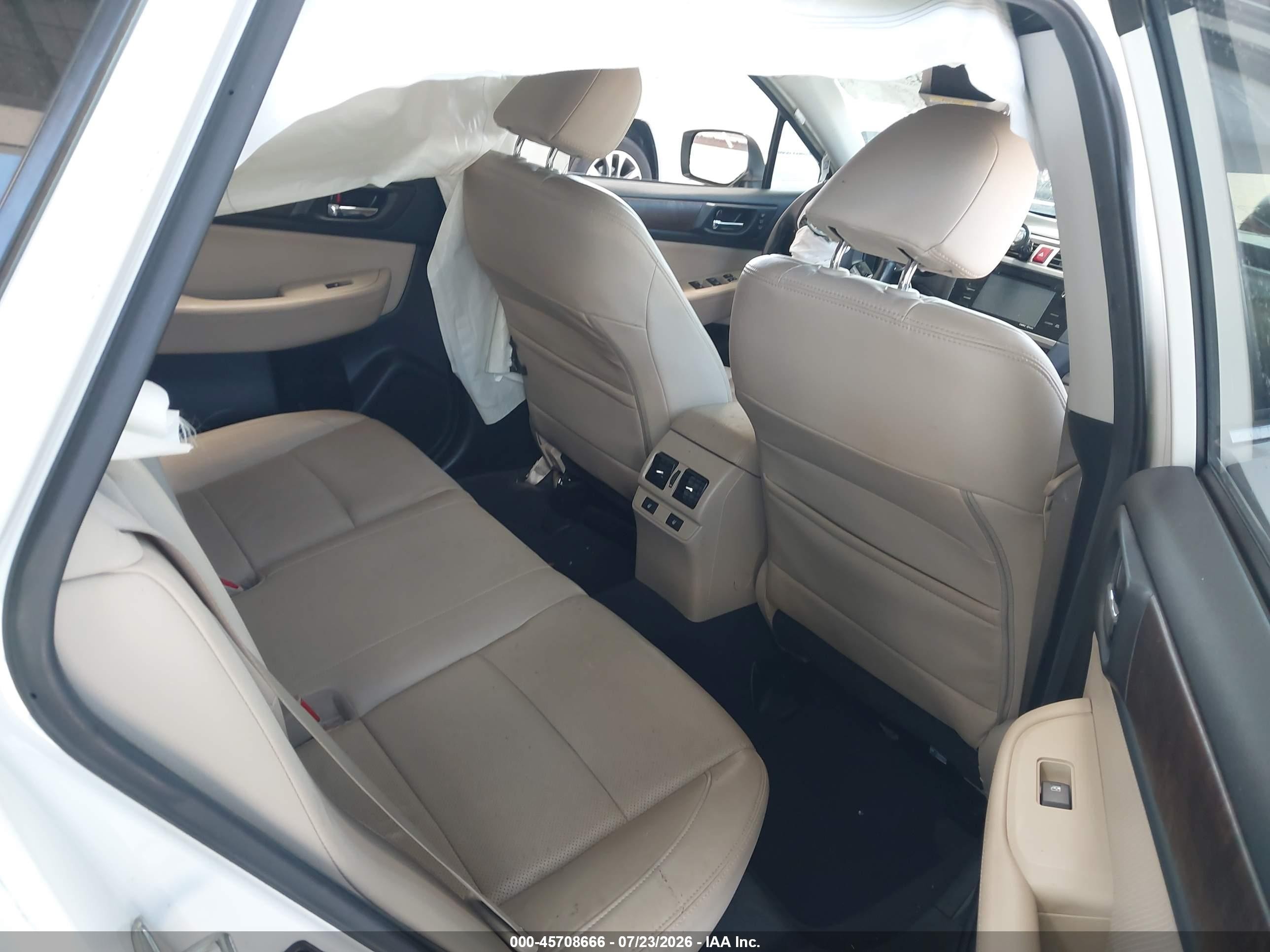 2015 Subaru Outback 2.5i Limited White vin: 4S4BSBJC8F3355072