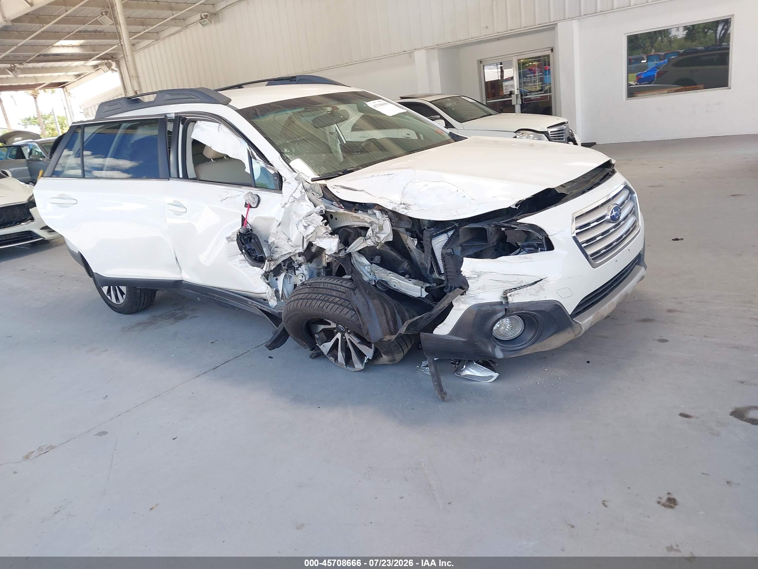 2015 Subaru Outback 2.5i Limited White vin: 4S4BSBJC8F3355072