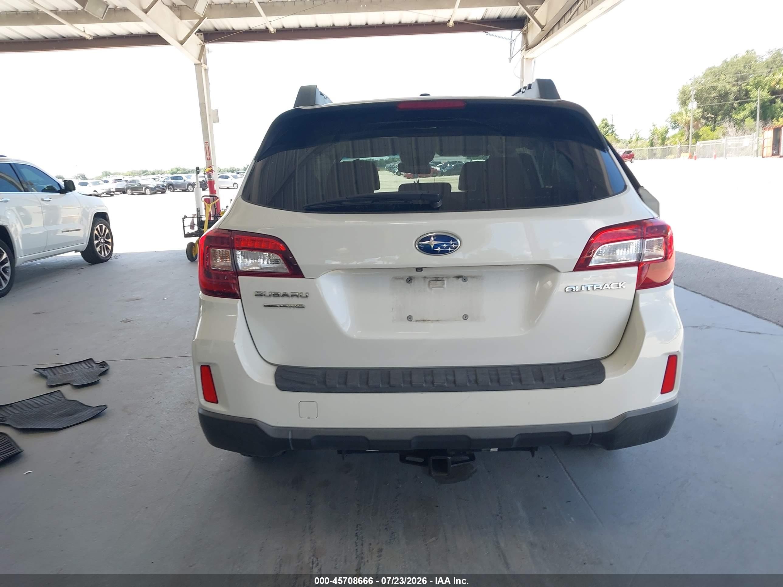2015 Subaru Outback 2.5i Limited White vin: 4S4BSBJC8F3355072