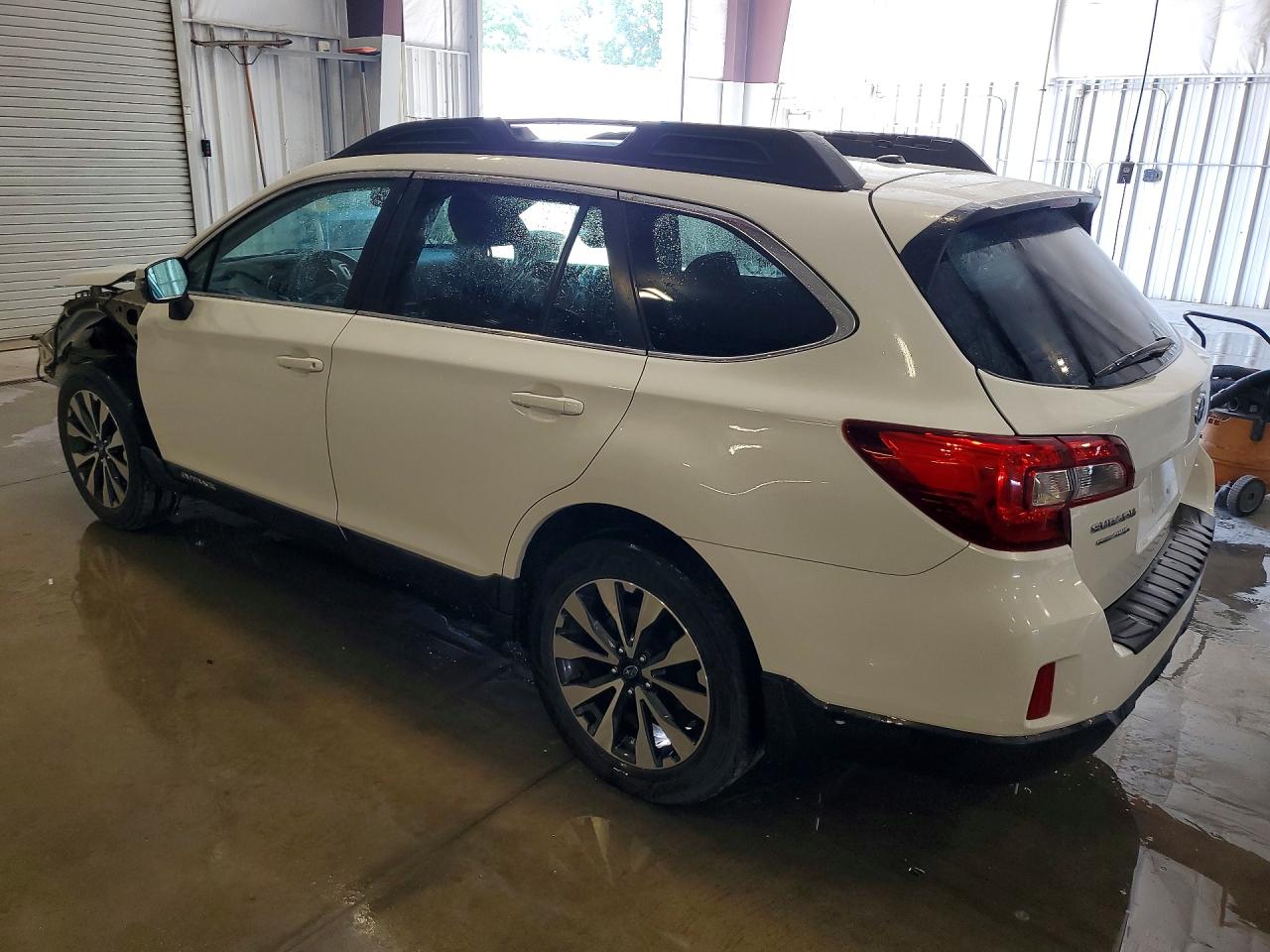 2015 Subaru Outback 2.5i Limited White vin: 4S4BSBJC9F3229044