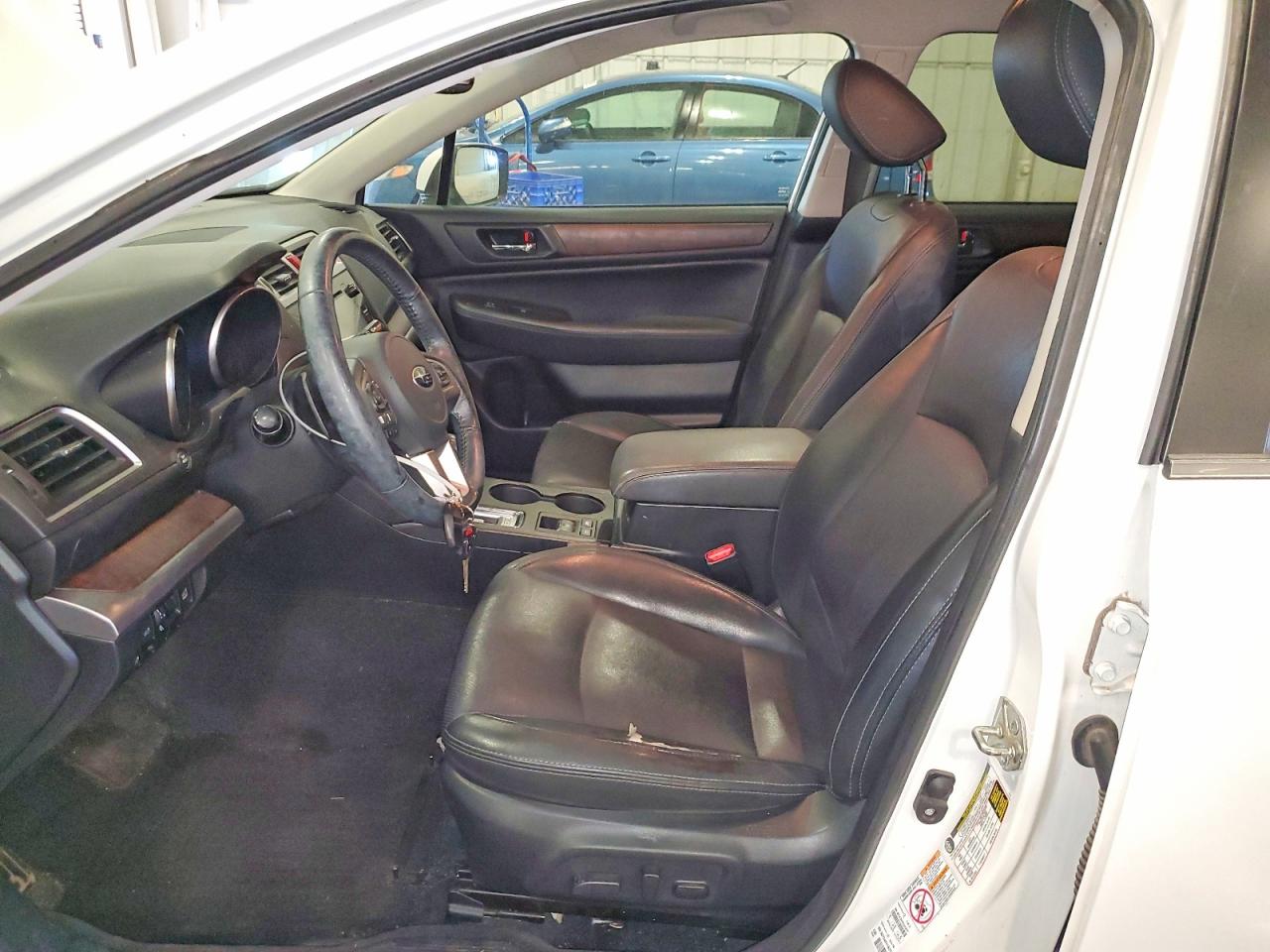 2015 Subaru Outback 2.5i Limited White vin: 4S4BSBJC9F3229044