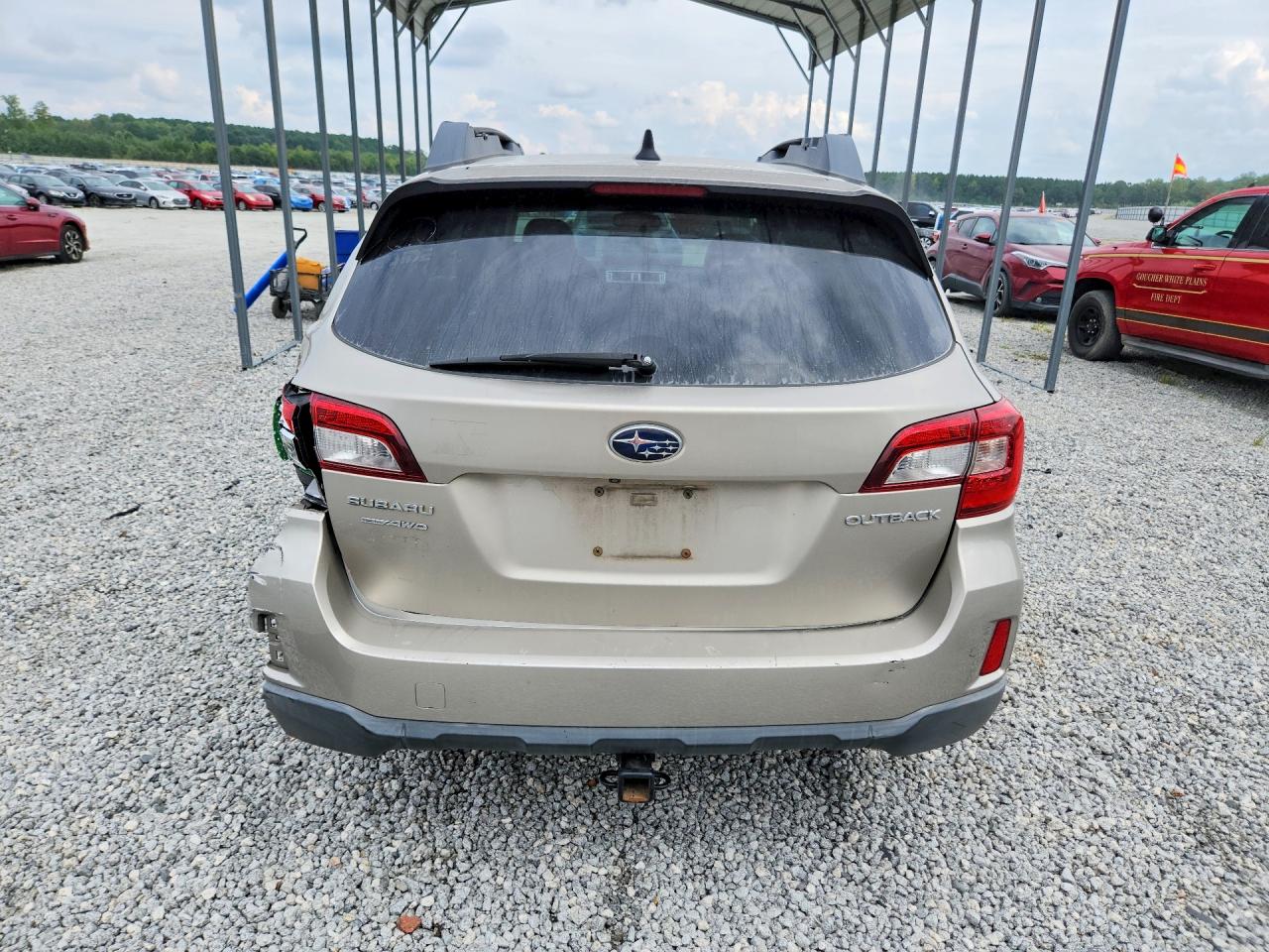 2016 Subaru Outback 2.5i Limited Золотой vin: 4S4BSBJCXG3346214