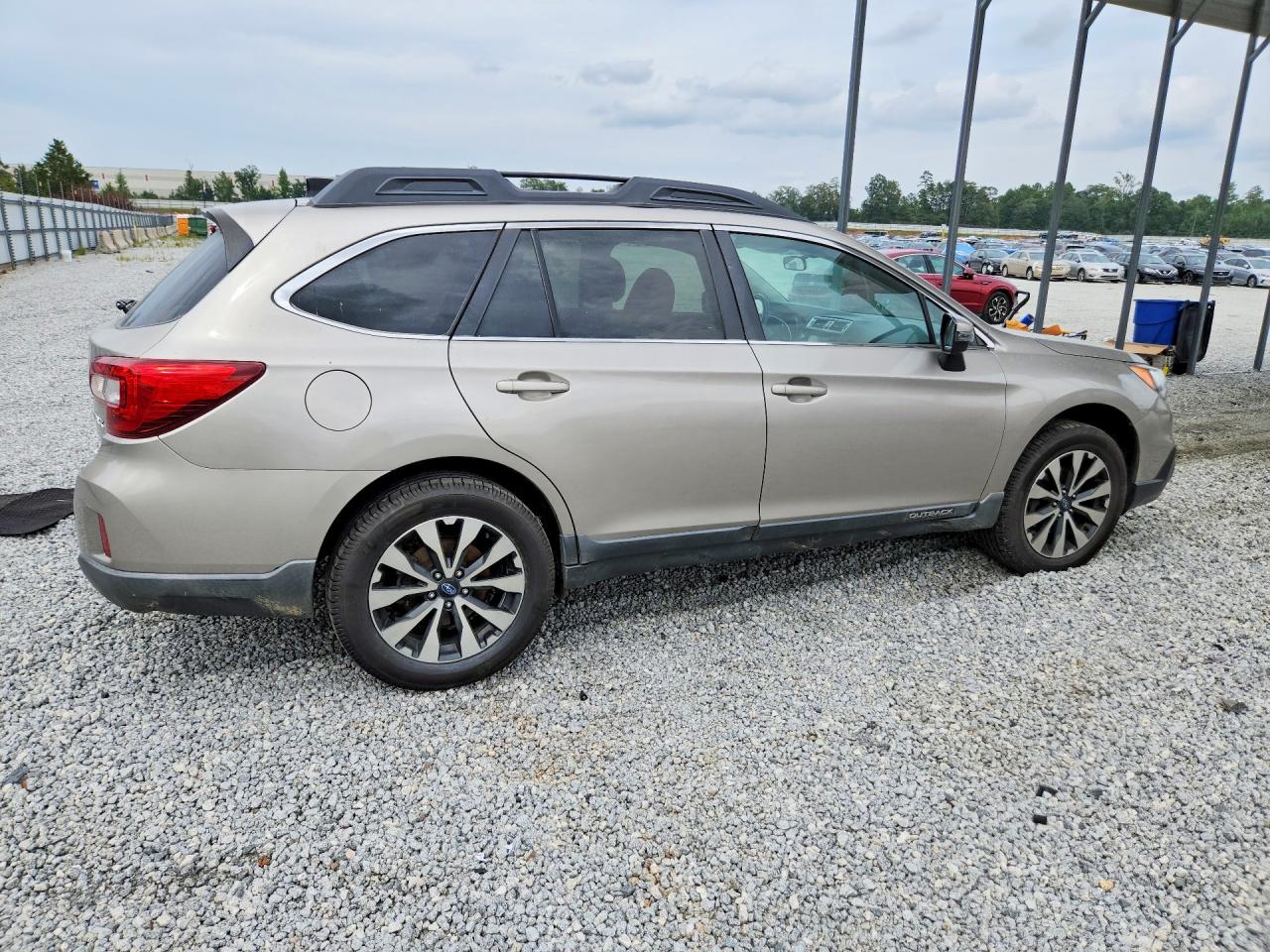 2016 Subaru Outback 2.5i Limited Золотой vin: 4S4BSBJCXG3346214
