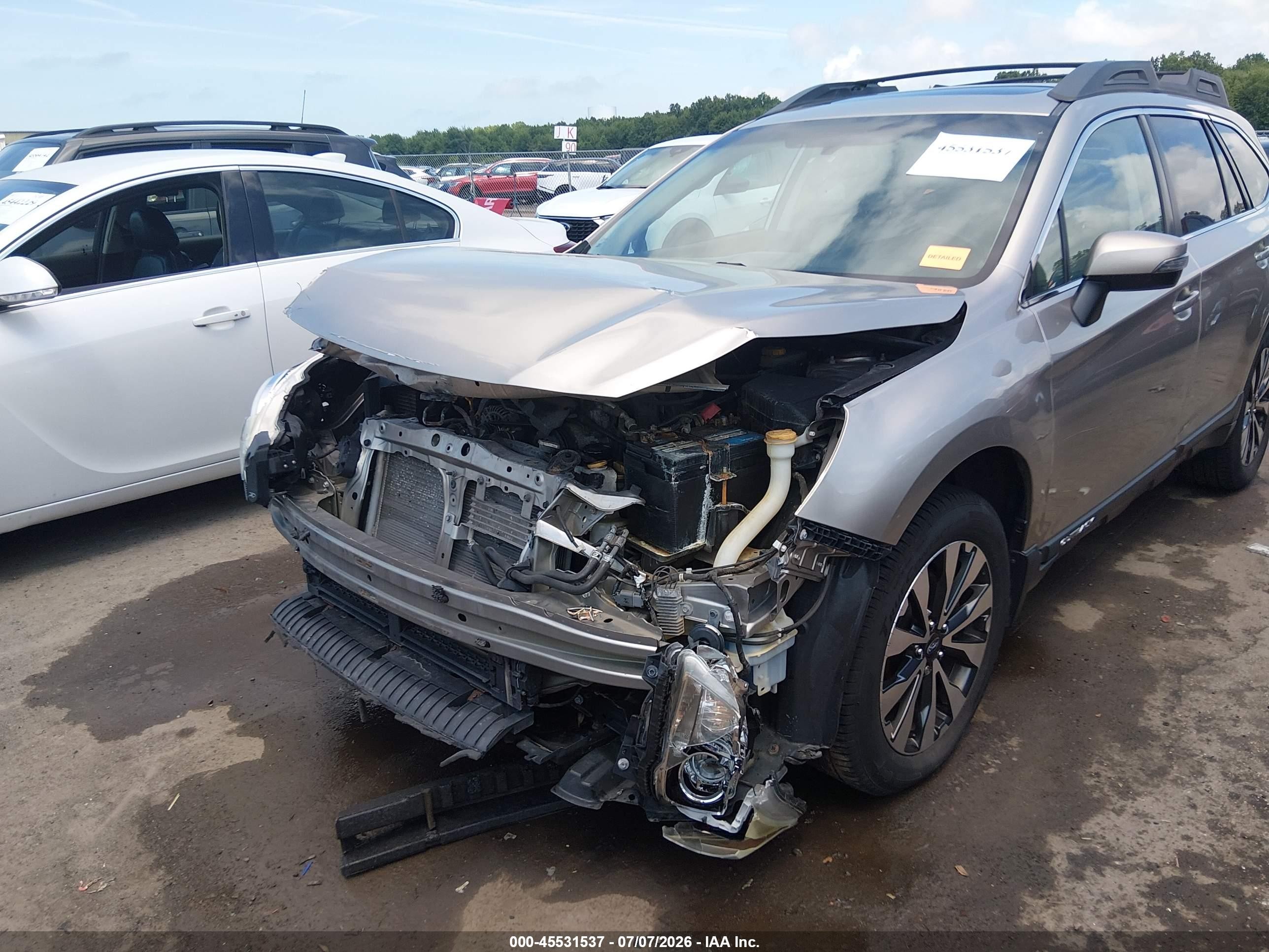 2015 Subaru Outback 2.5i Limited Silver vin: 4S4BSBLC0F3206796