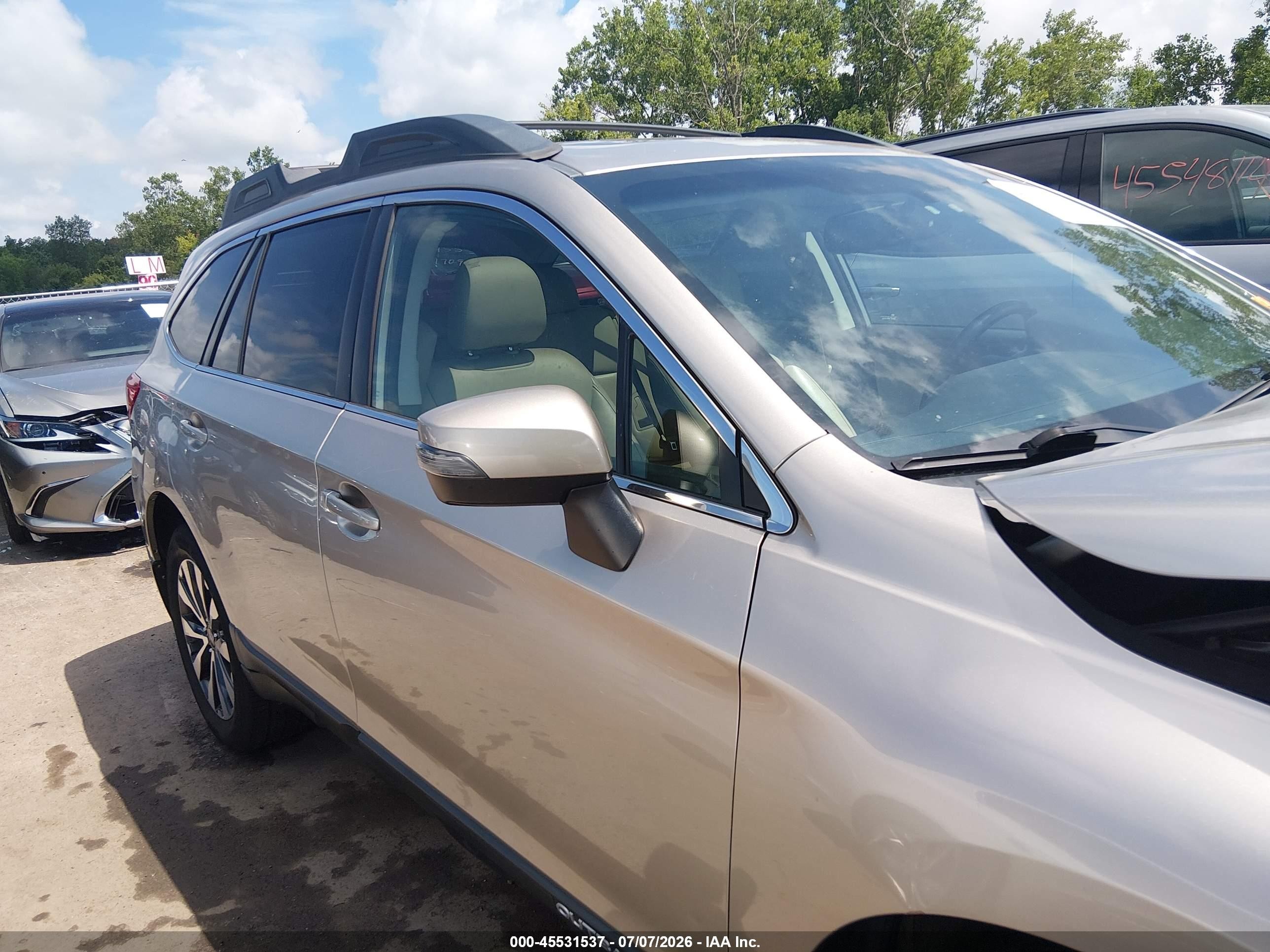 2015 Subaru Outback 2.5i Limited Silver vin: 4S4BSBLC0F3206796