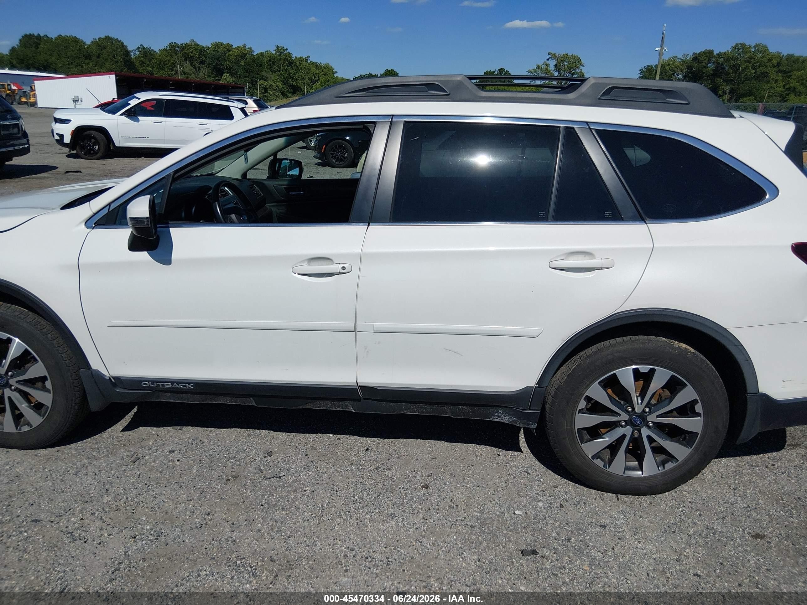 2015 Subaru Outback 2.5i Limited White vin: 4S4BSBLC0F3251009