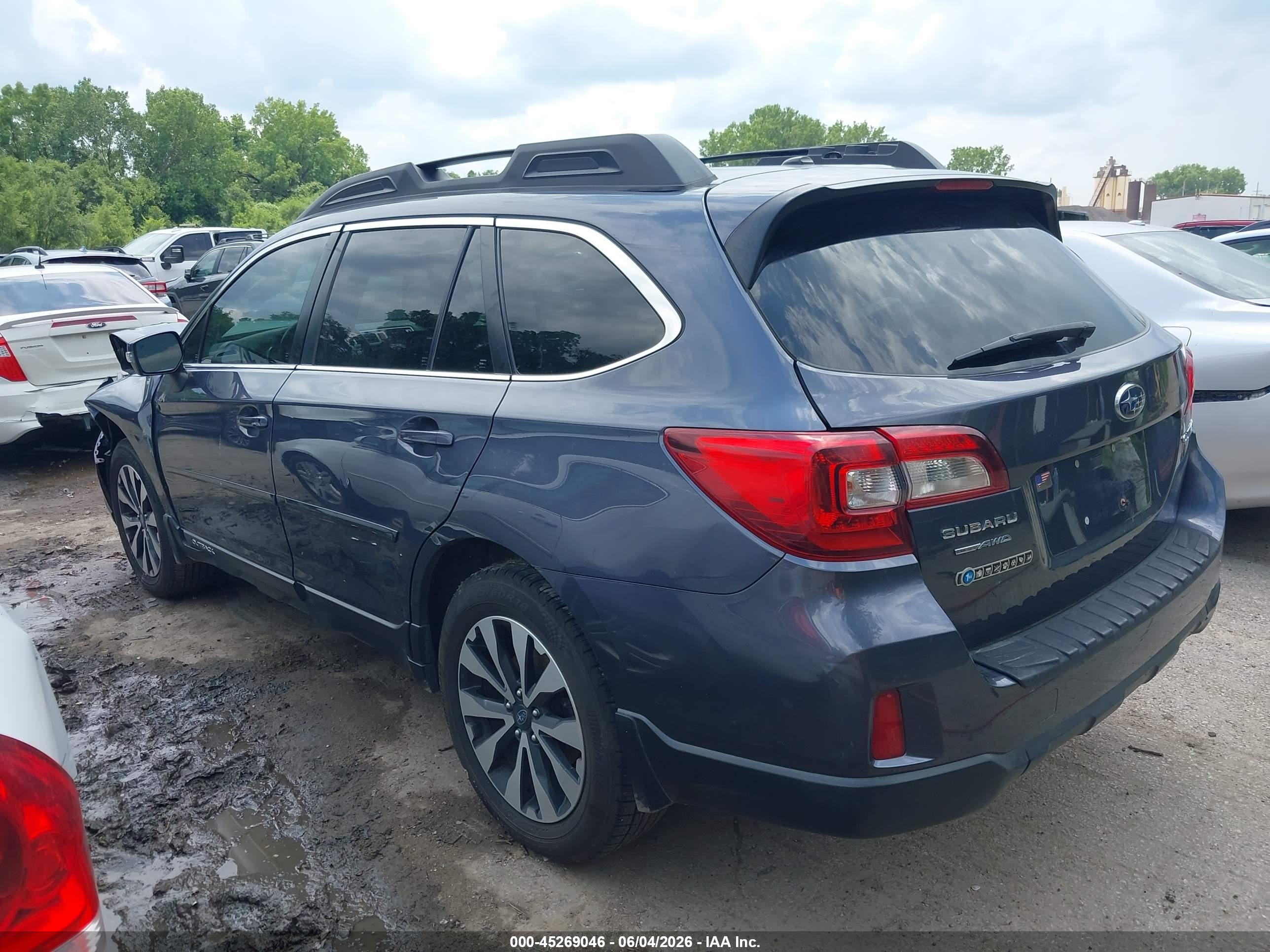 2015 Subaru Outback 2.5i Limited Gray vin: 4S4BSBLC1F3349319