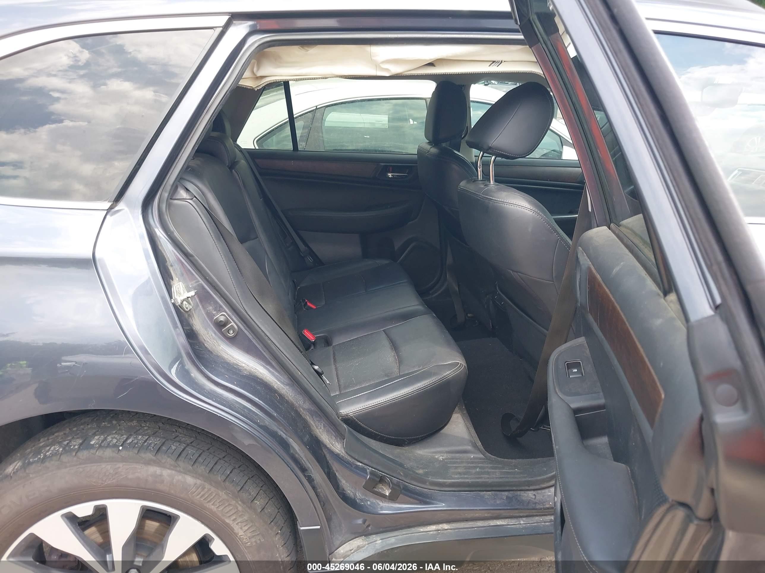 2015 Subaru Outback 2.5i Limited Gray vin: 4S4BSBLC1F3349319