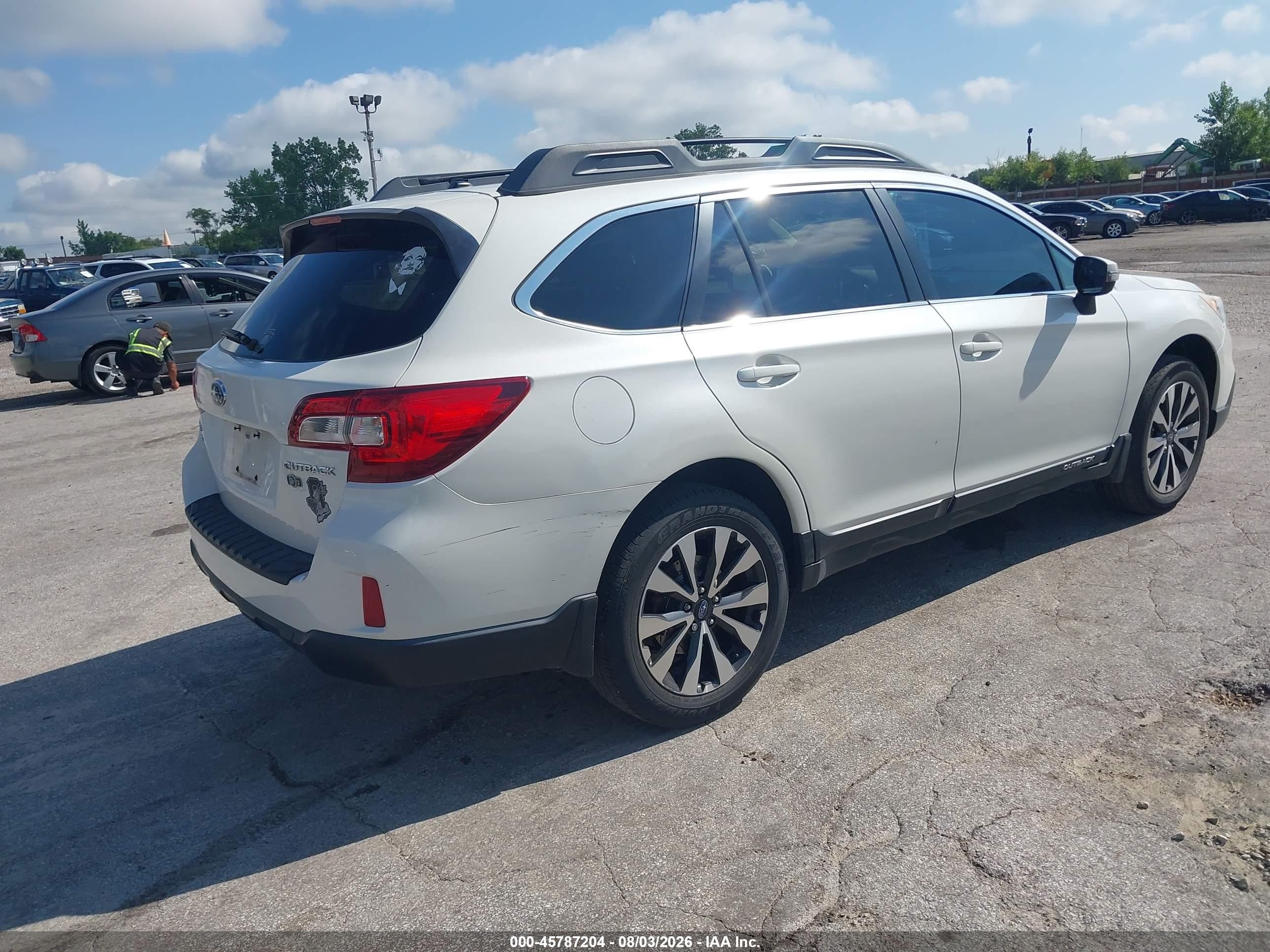 2015 Subaru Outback 2.5i Limited White vin: 4S4BSBLC3F3281038