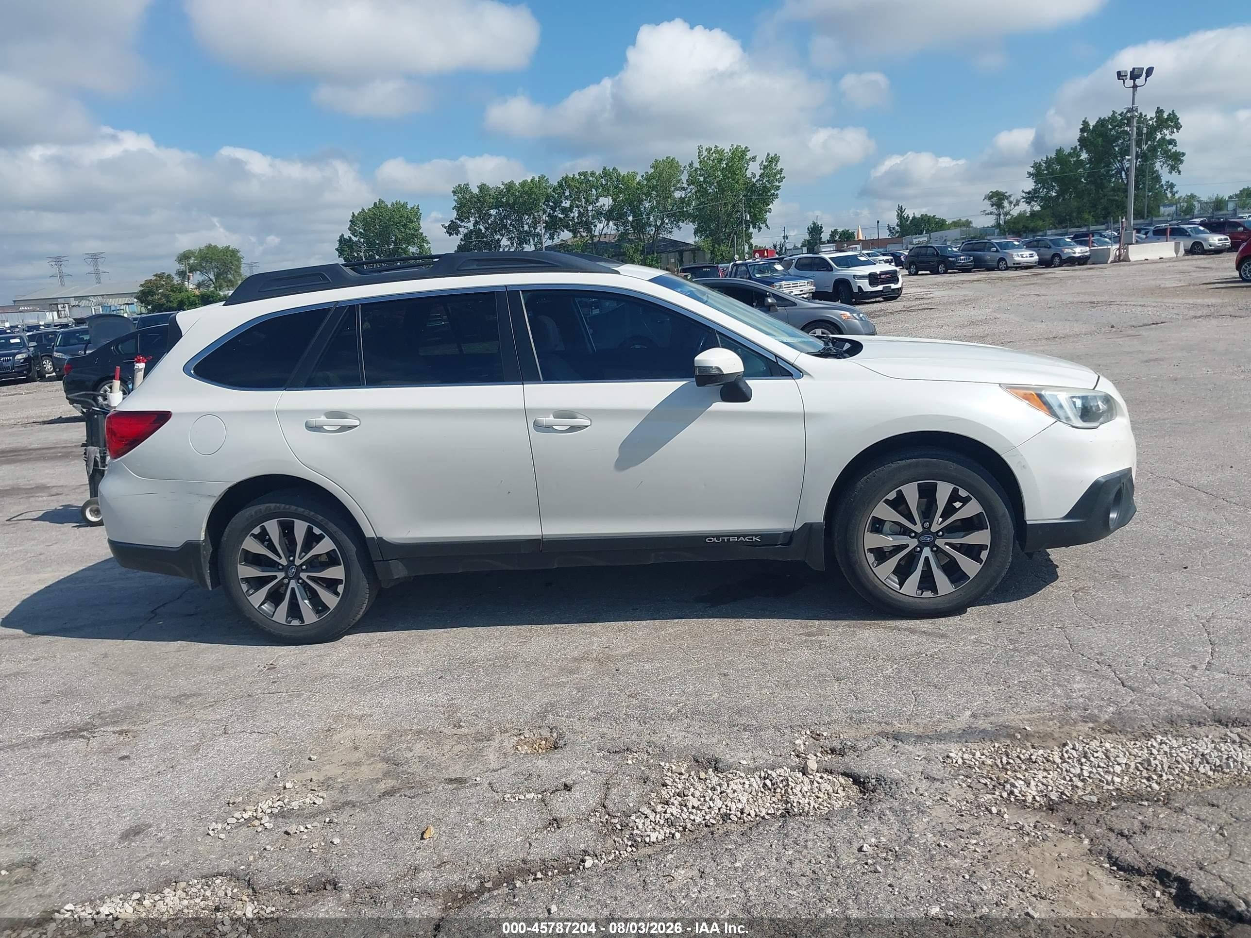 2015 Subaru Outback 2.5i Limited White vin: 4S4BSBLC3F3281038