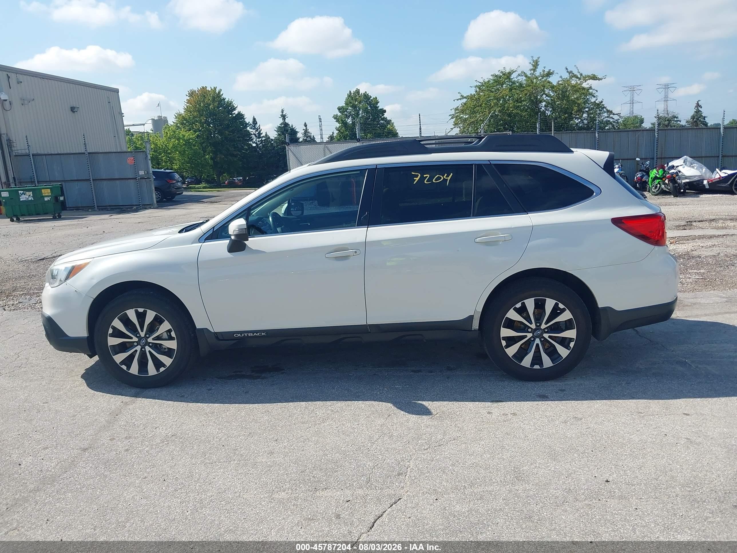 2015 Subaru Outback 2.5i Limited White vin: 4S4BSBLC3F3281038