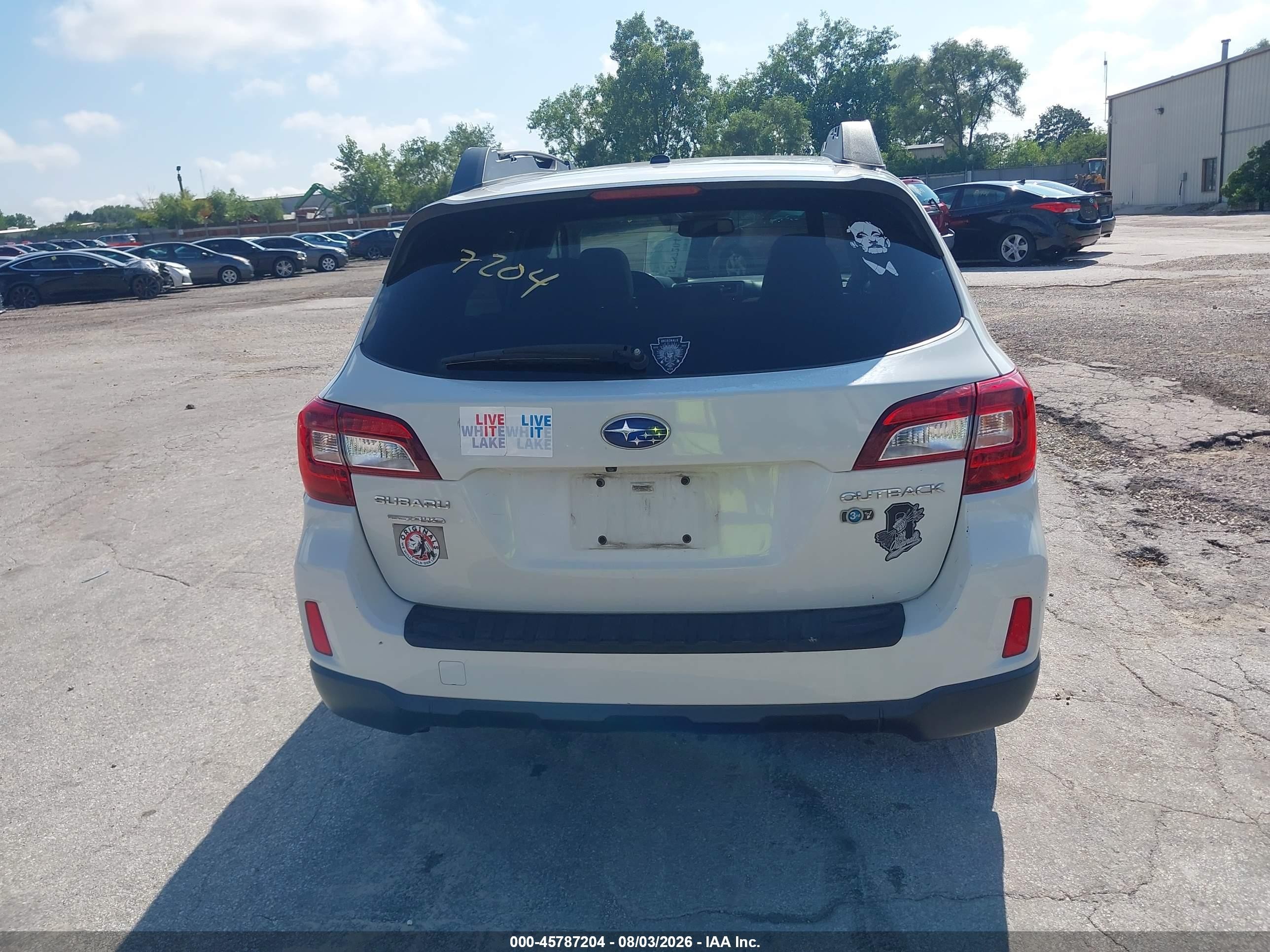 2015 Subaru Outback 2.5i Limited White vin: 4S4BSBLC3F3281038