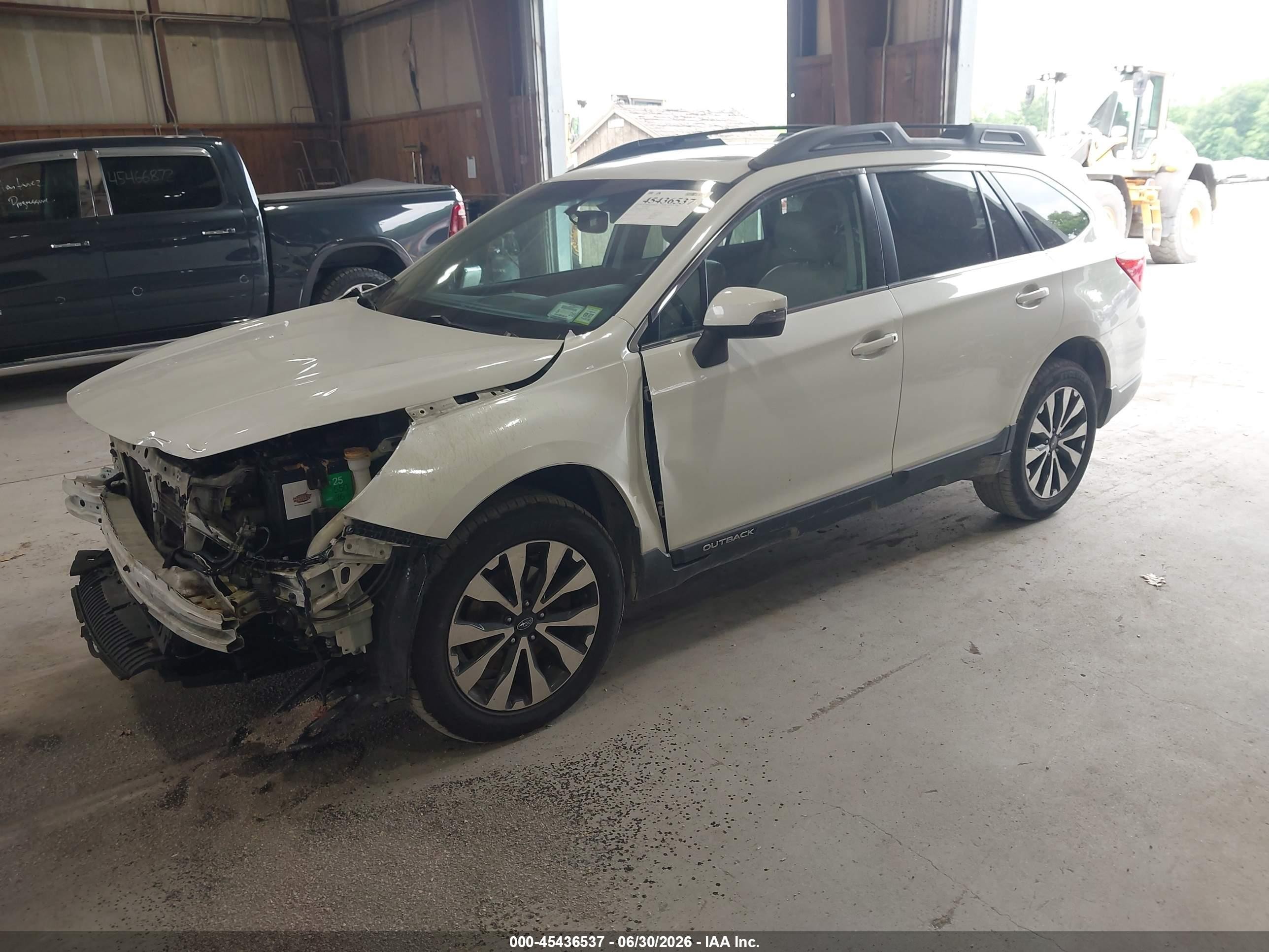 2015 Subaru Outback 2.5i Limited White vin: 4S4BSBLC4F3274342