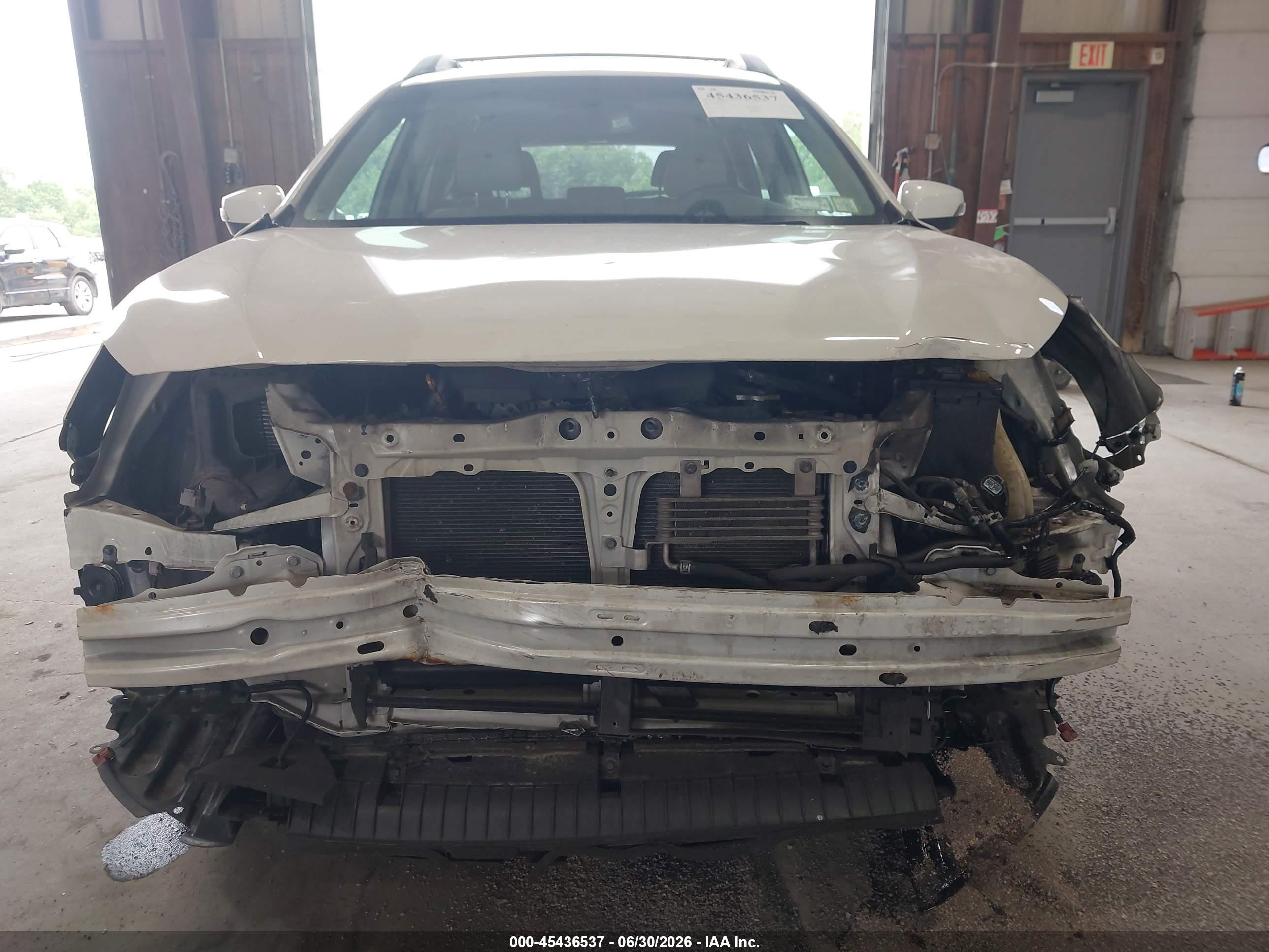 2015 Subaru Outback 2.5i Limited White vin: 4S4BSBLC4F3274342