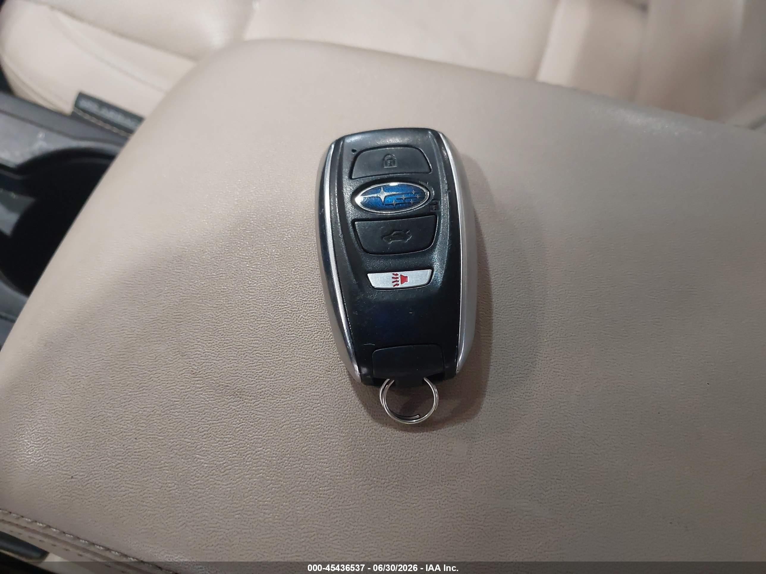 2015 Subaru Outback 2.5i Limited White vin: 4S4BSBLC4F3274342