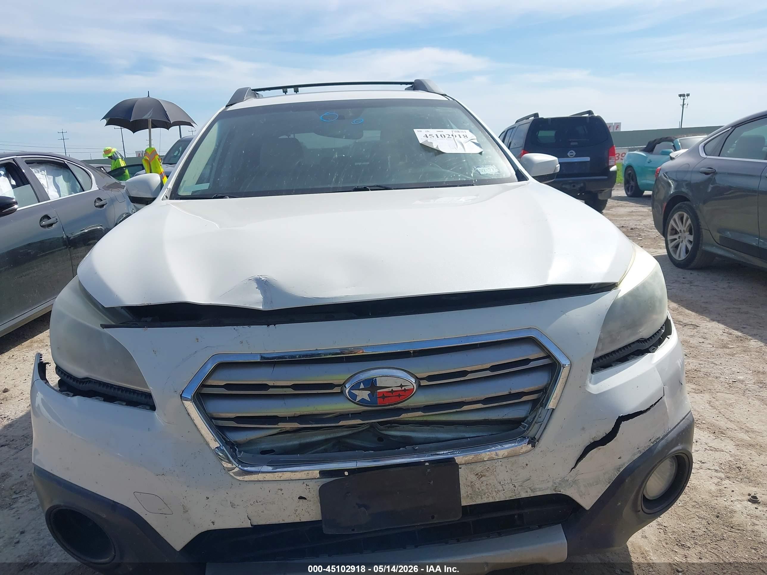 2015 Subaru Outback 2.5i Limited White vin: 4S4BSBLC5F3314623