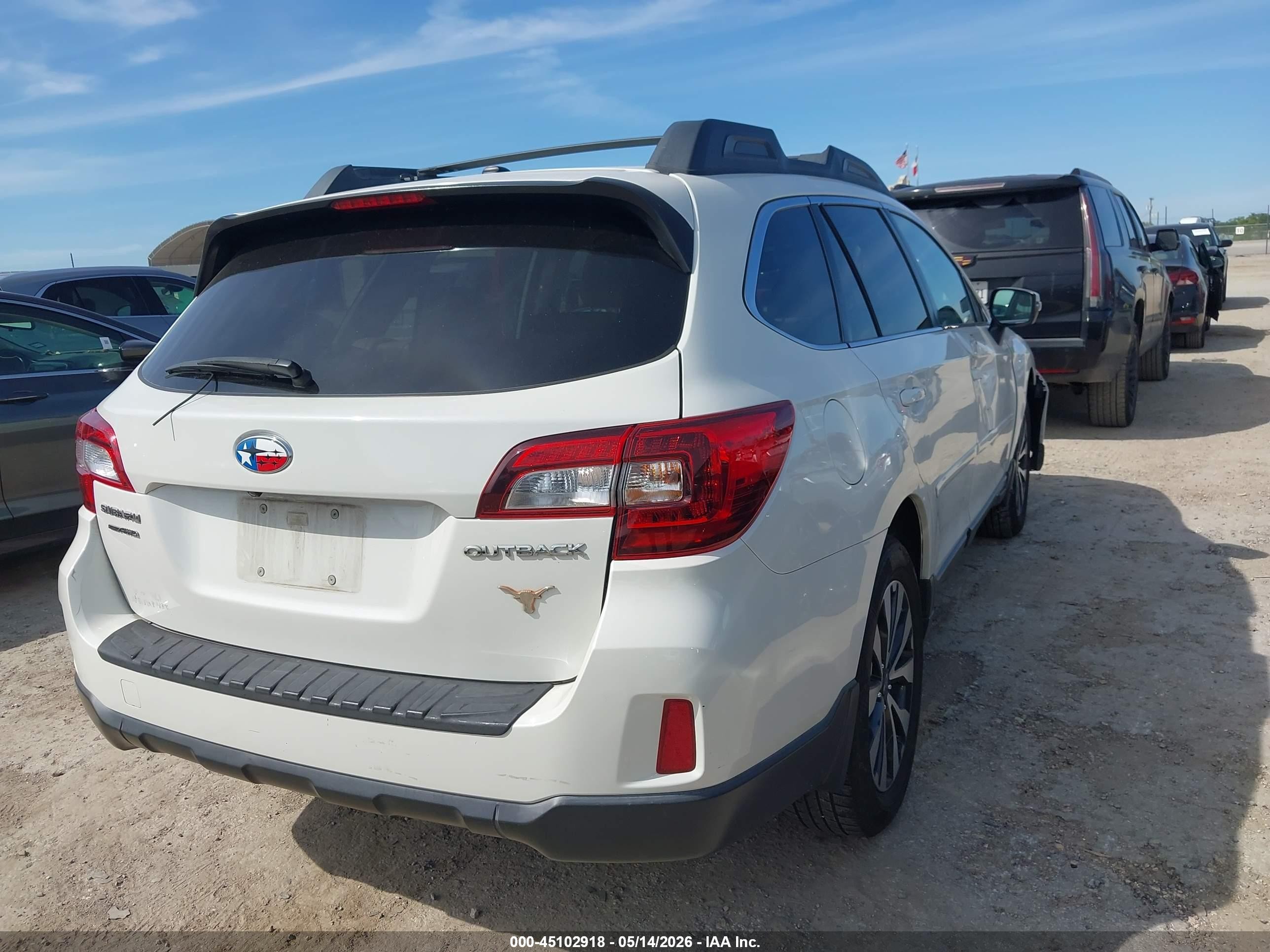 2015 Subaru Outback 2.5i Limited White vin: 4S4BSBLC5F3314623