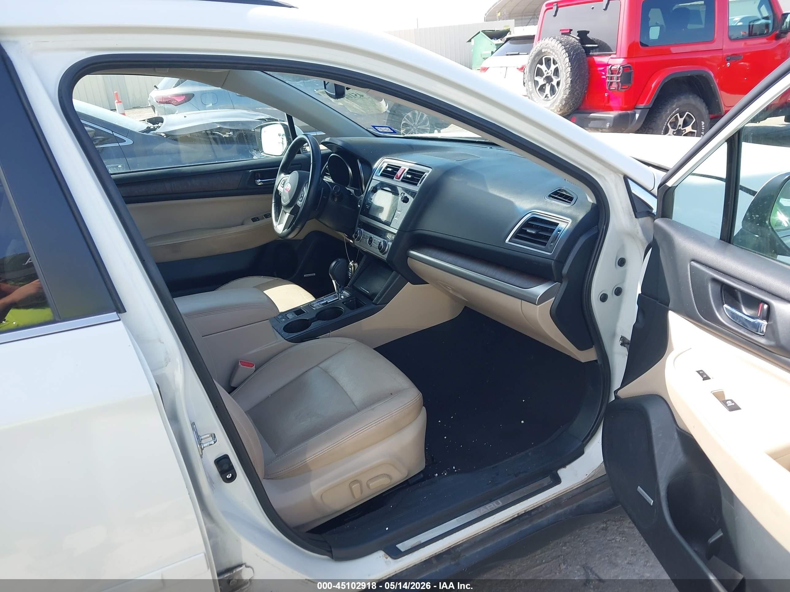 2015 Subaru Outback 2.5i Limited White vin: 4S4BSBLC5F3314623