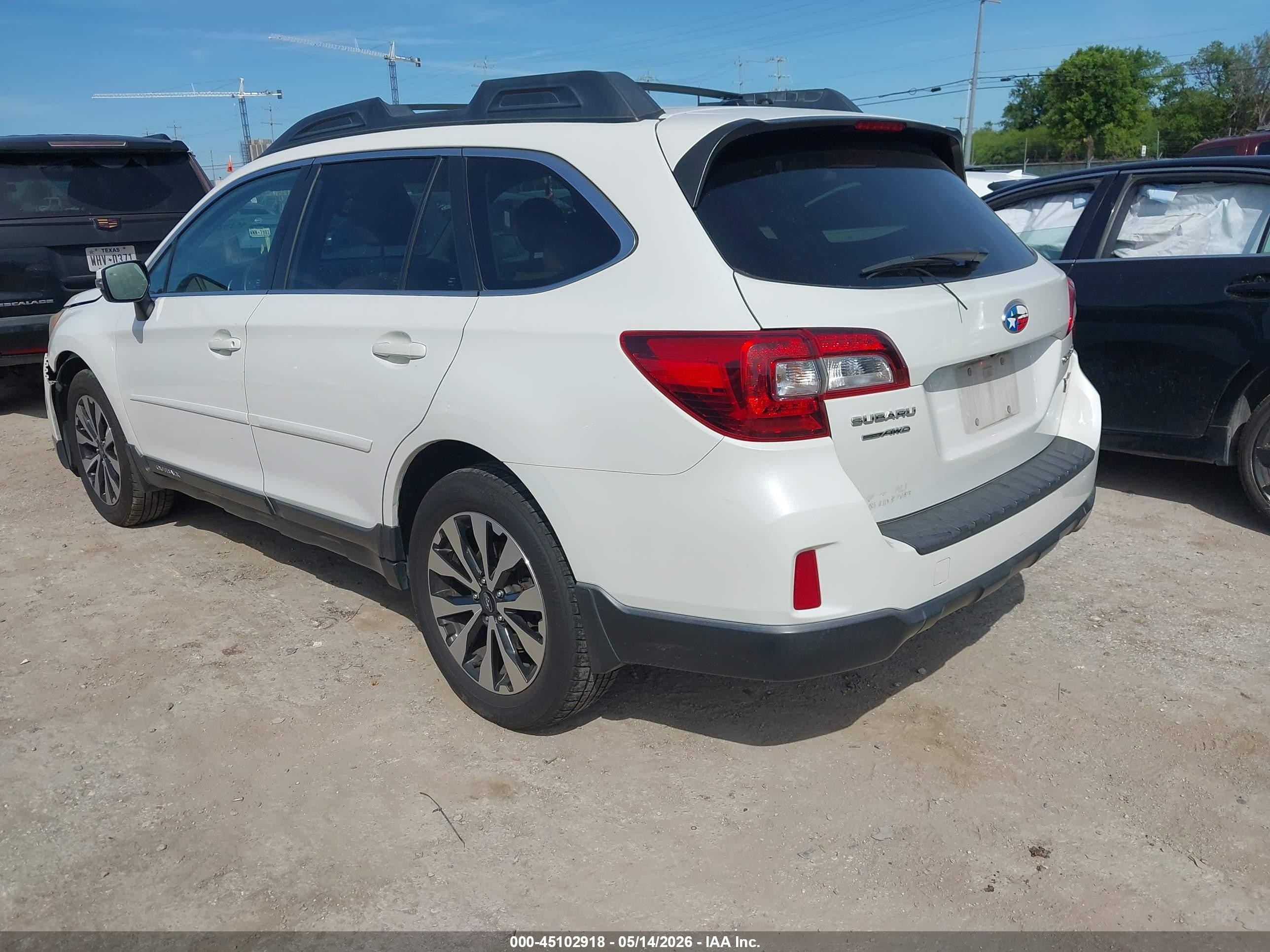 2015 Subaru Outback 2.5i Limited White vin: 4S4BSBLC5F3314623