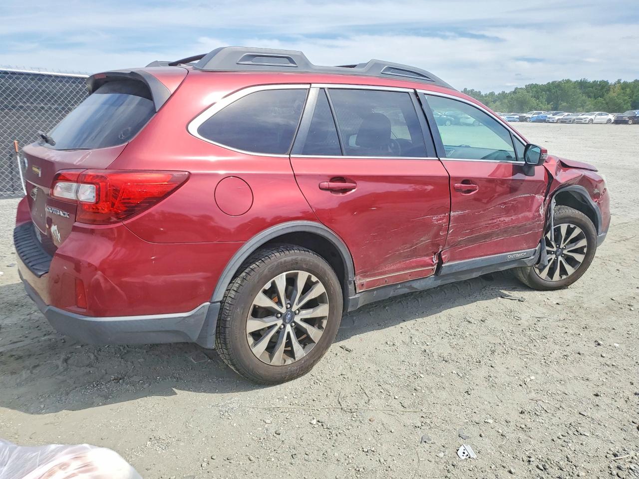 2015 Subaru Outback 2.5i Limited Burgundy vin: 4S4BSBLC6F3318552