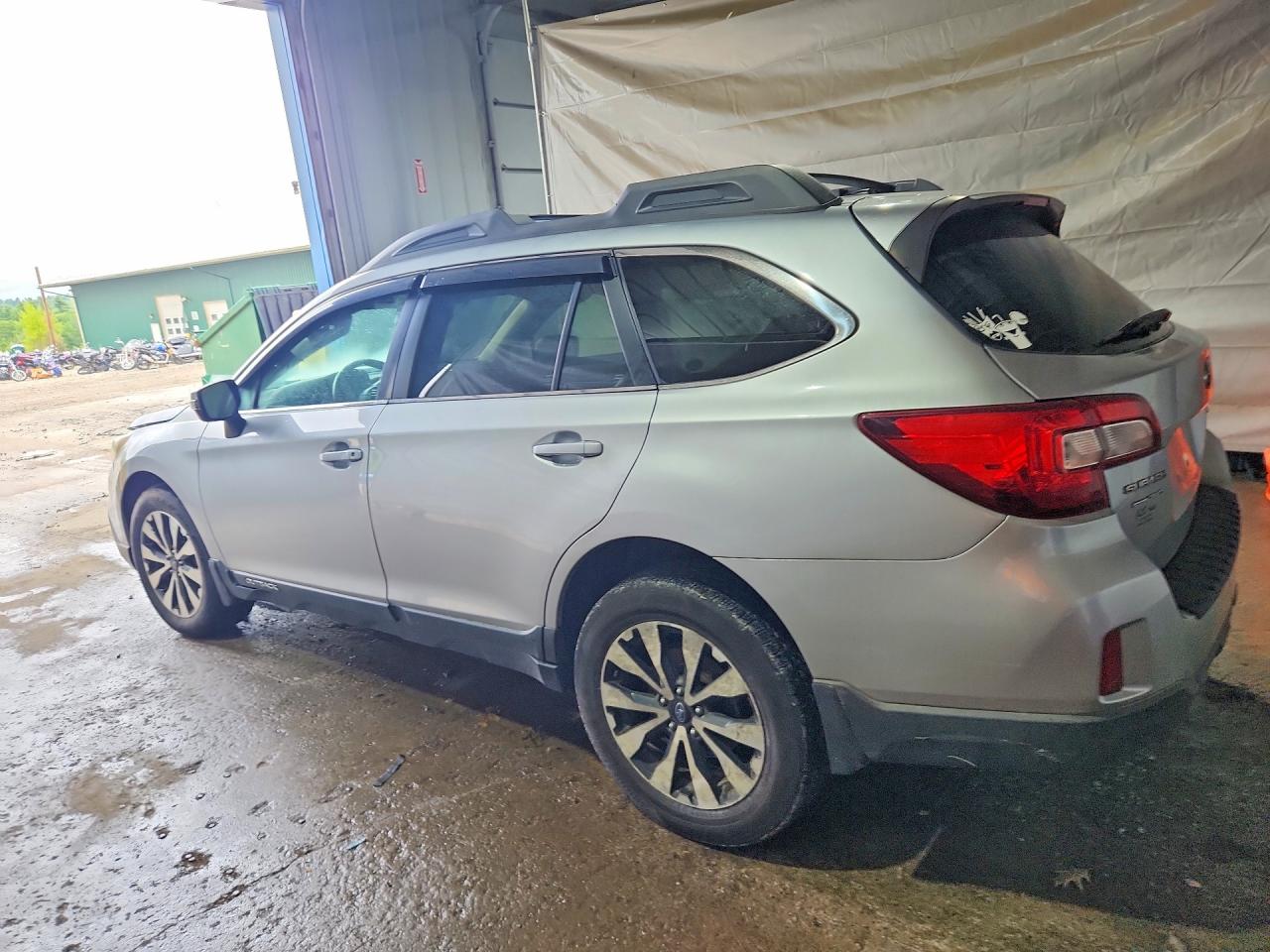 2015 Subaru Outback 2.5i Limited Silver vin: 4S4BSBLC7F3345999